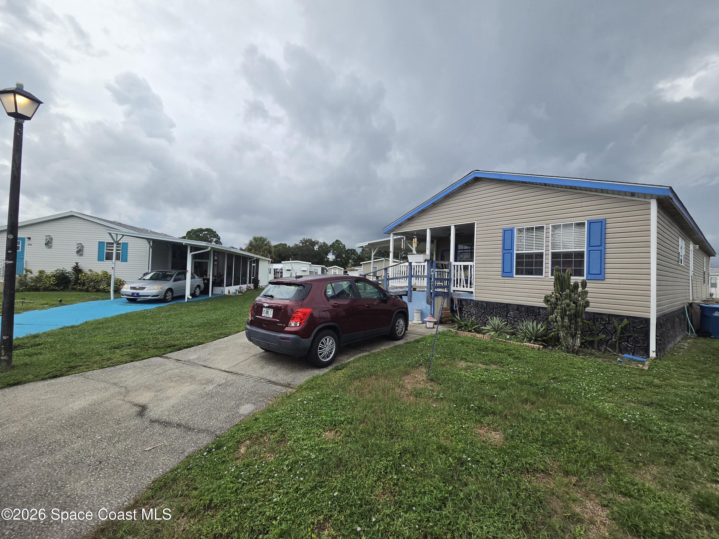 274 Charm Court NE — photo