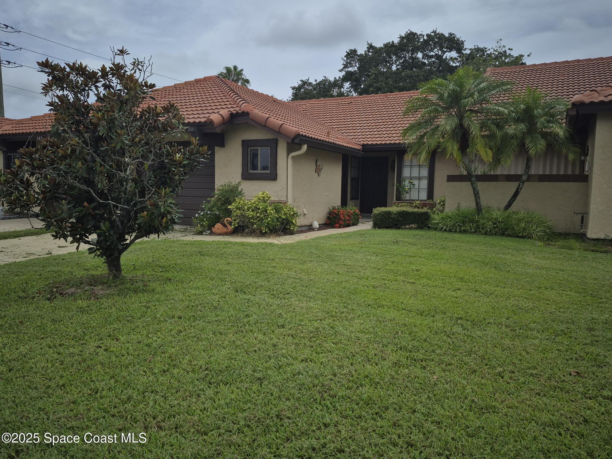835 Regal Avenue NE — photo