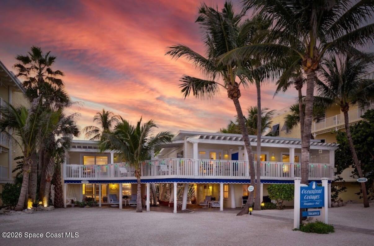 612 Wave Crest Avenue — photo