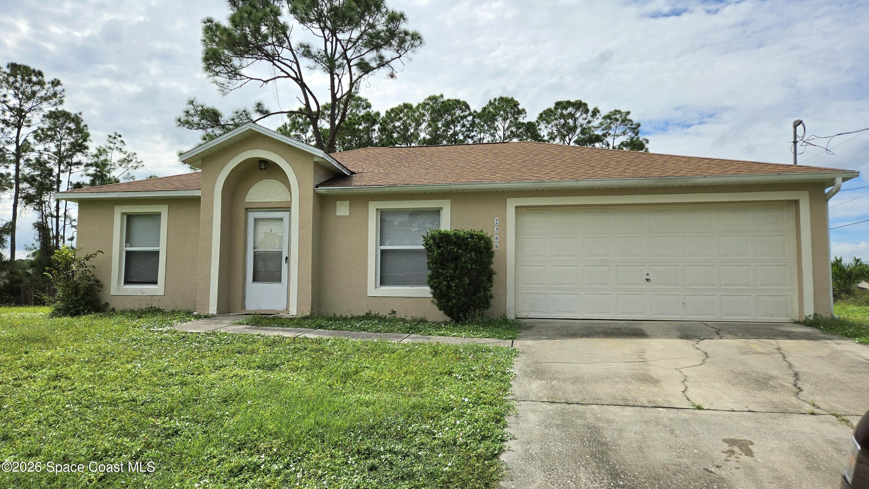 2388 Hagoplan Avenue SW — photo