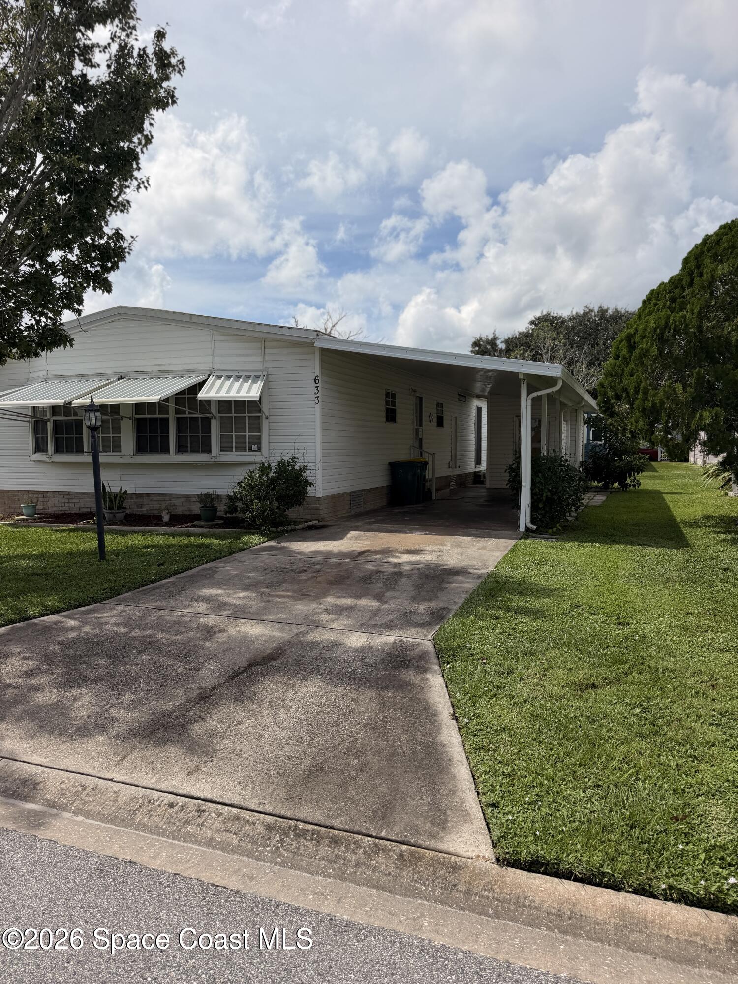 633 Amaryllis Drive — photo