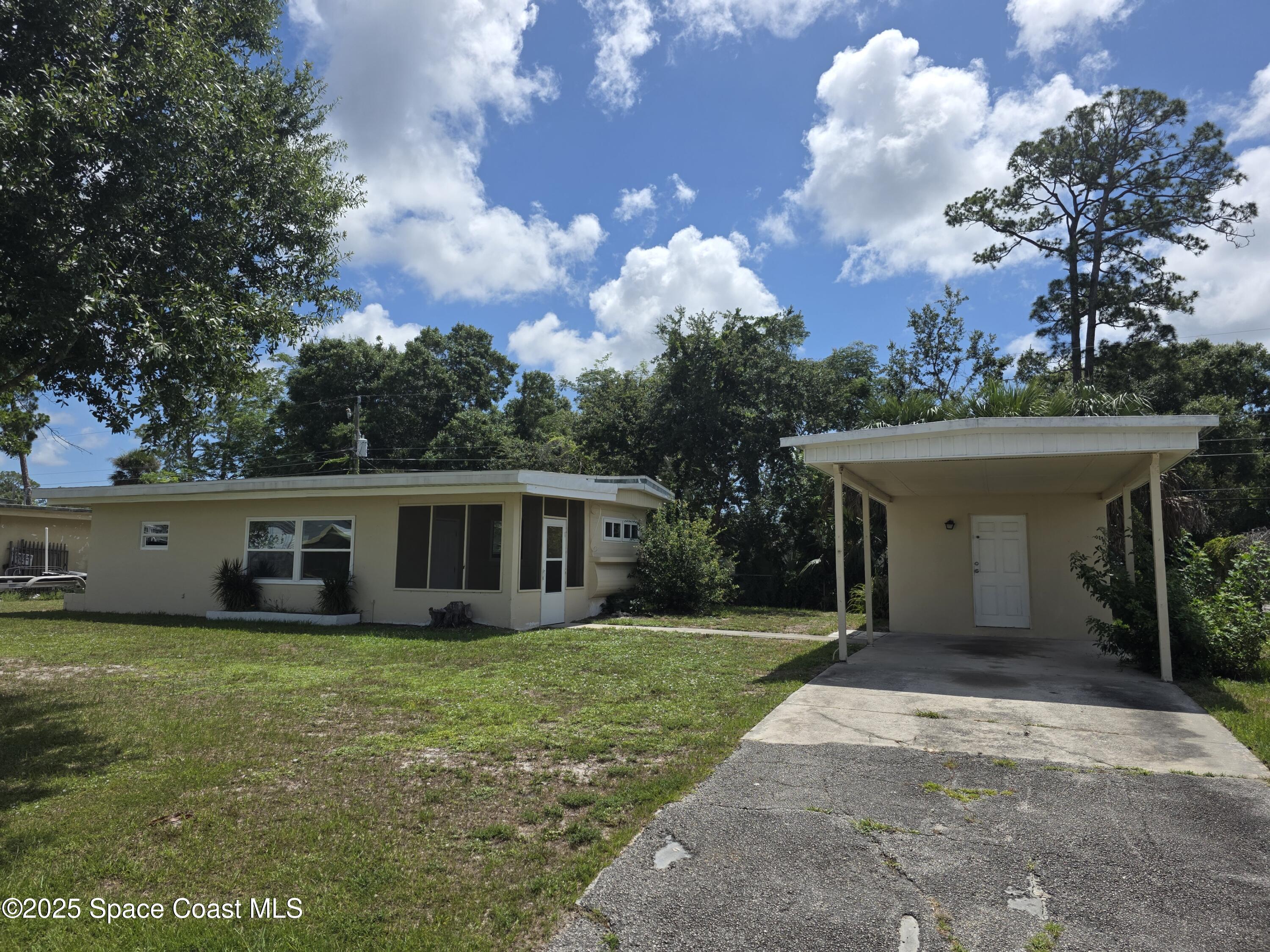 23 Emerald Street — photo