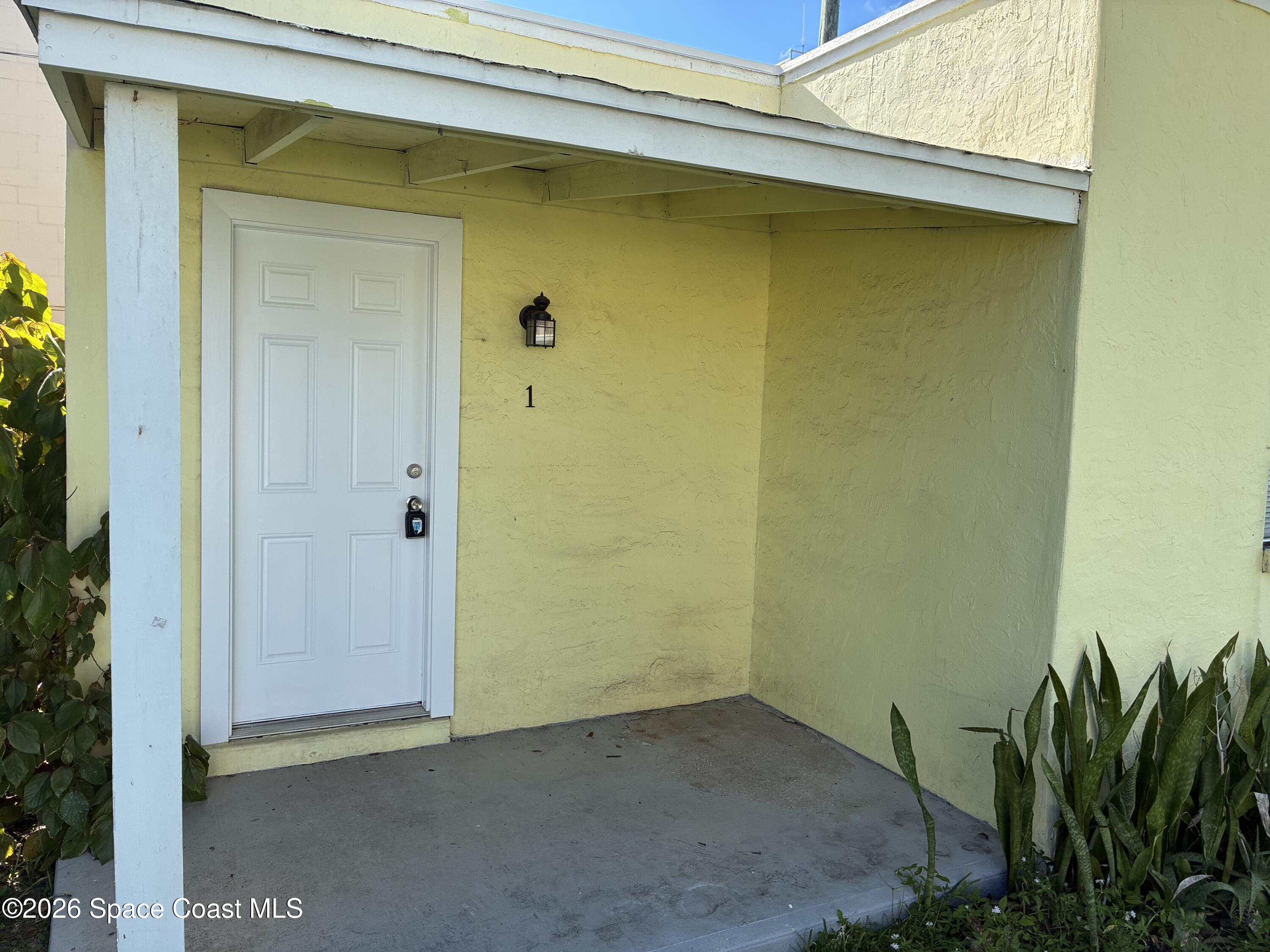 1420 Avocado Avenue Unit 1 — photo