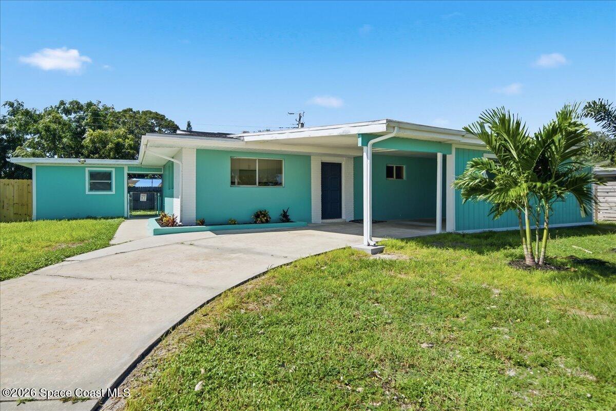 990 Darwin Lane NE — photo