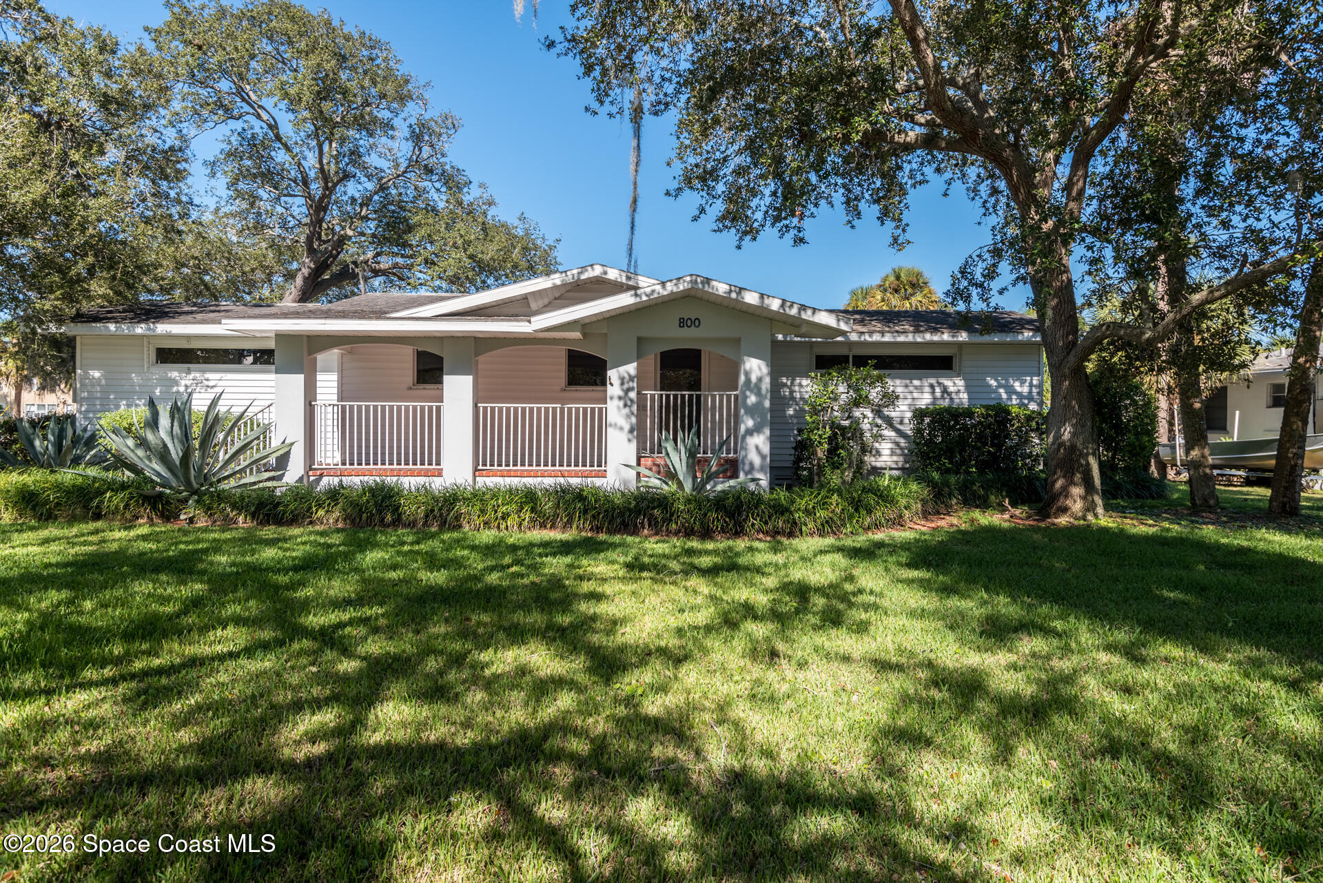 800 E Melbourne Avenue — photo