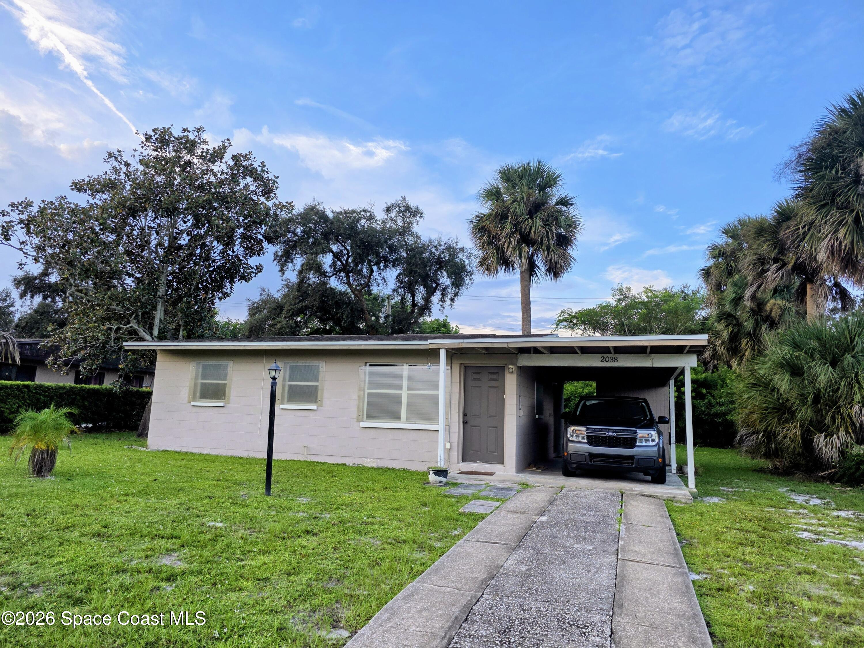 2038 Robinhood Drive — photo