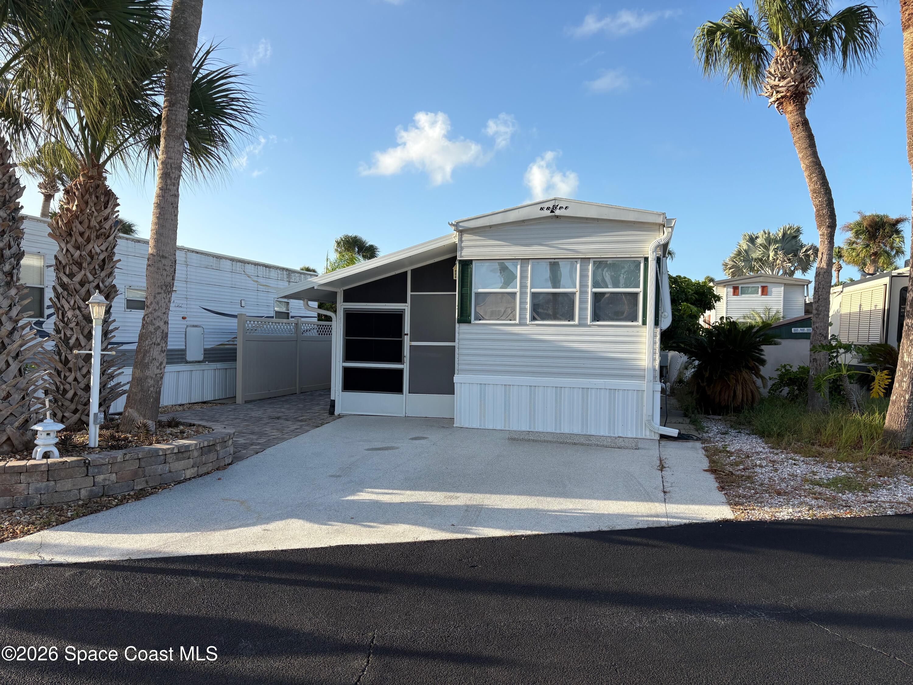 573 Carousel Lane Unit 284 — photo