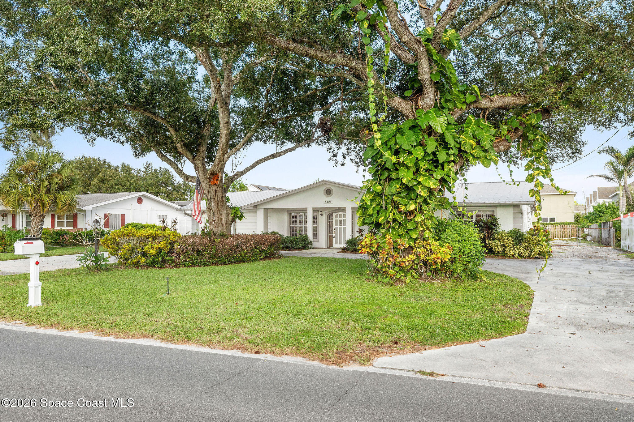 3324 Sunrise Boulevard — photo