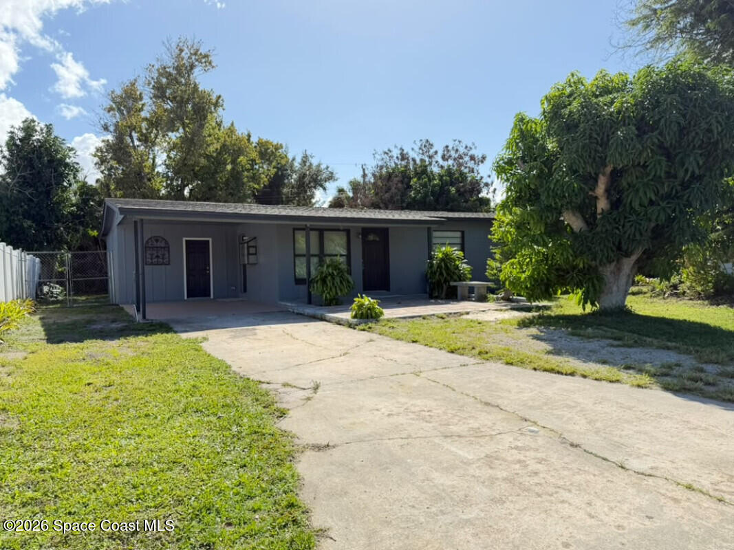 1369 Ashwood Drive — photo