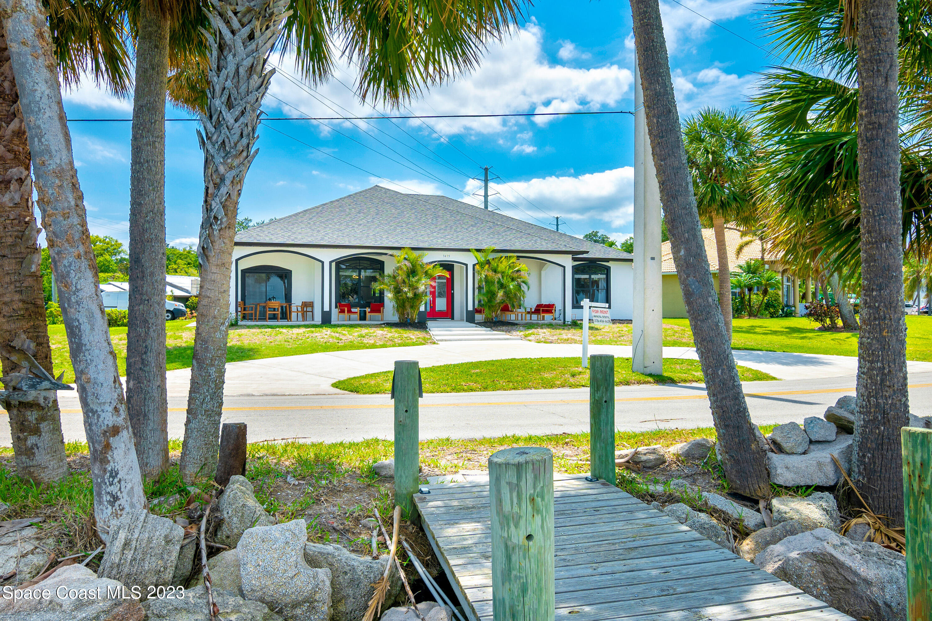 3435 Indian River Drive — photo