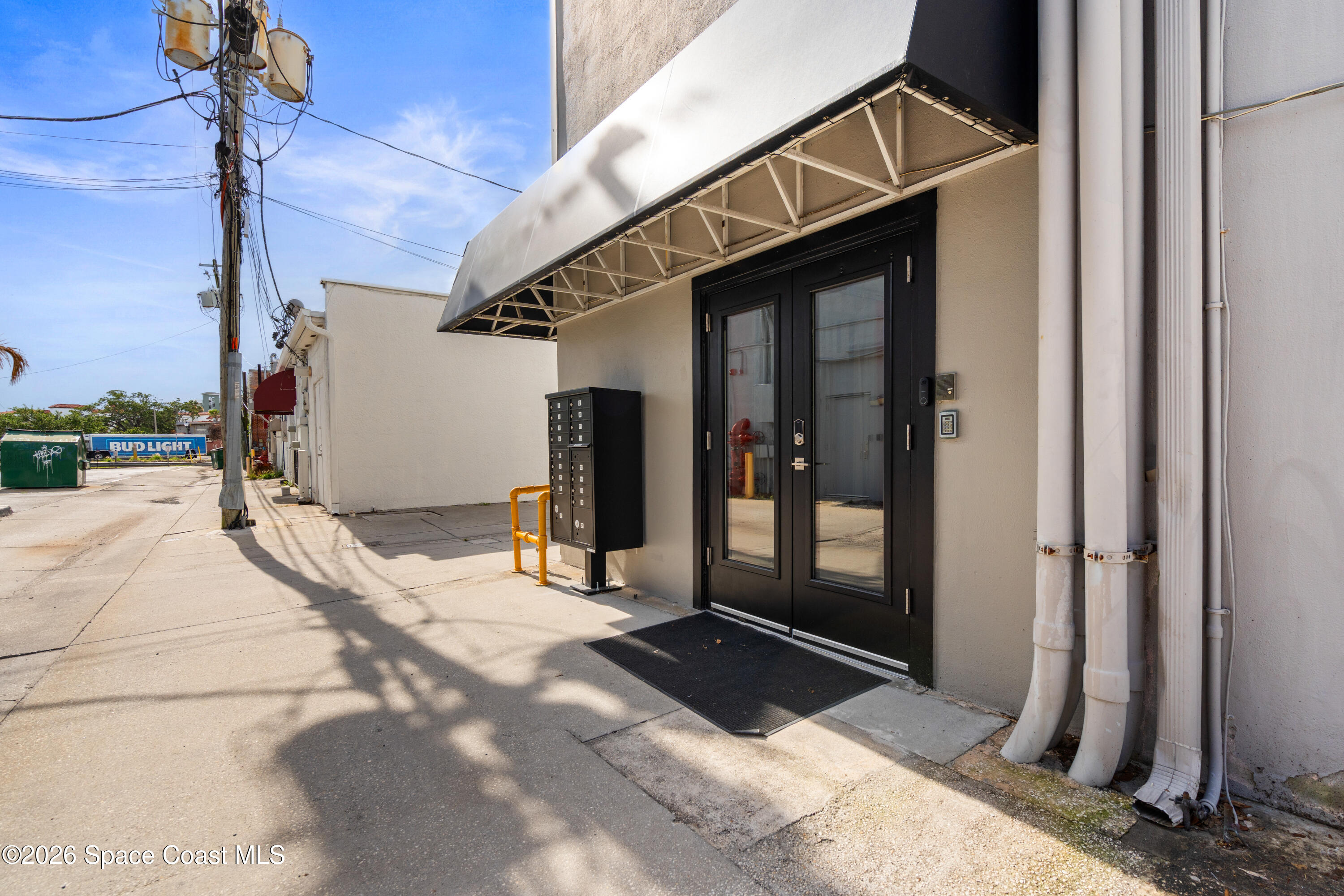 904 E New Haven Avenue — photo