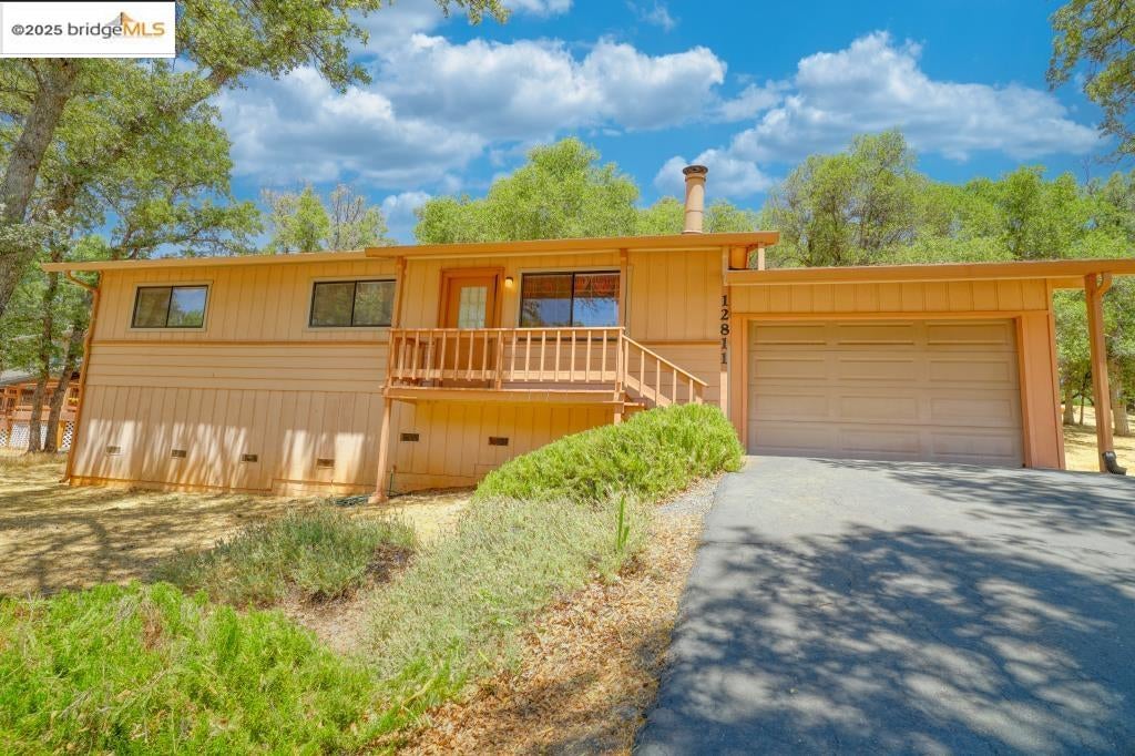 12811 Cresthaven Drive — photo
