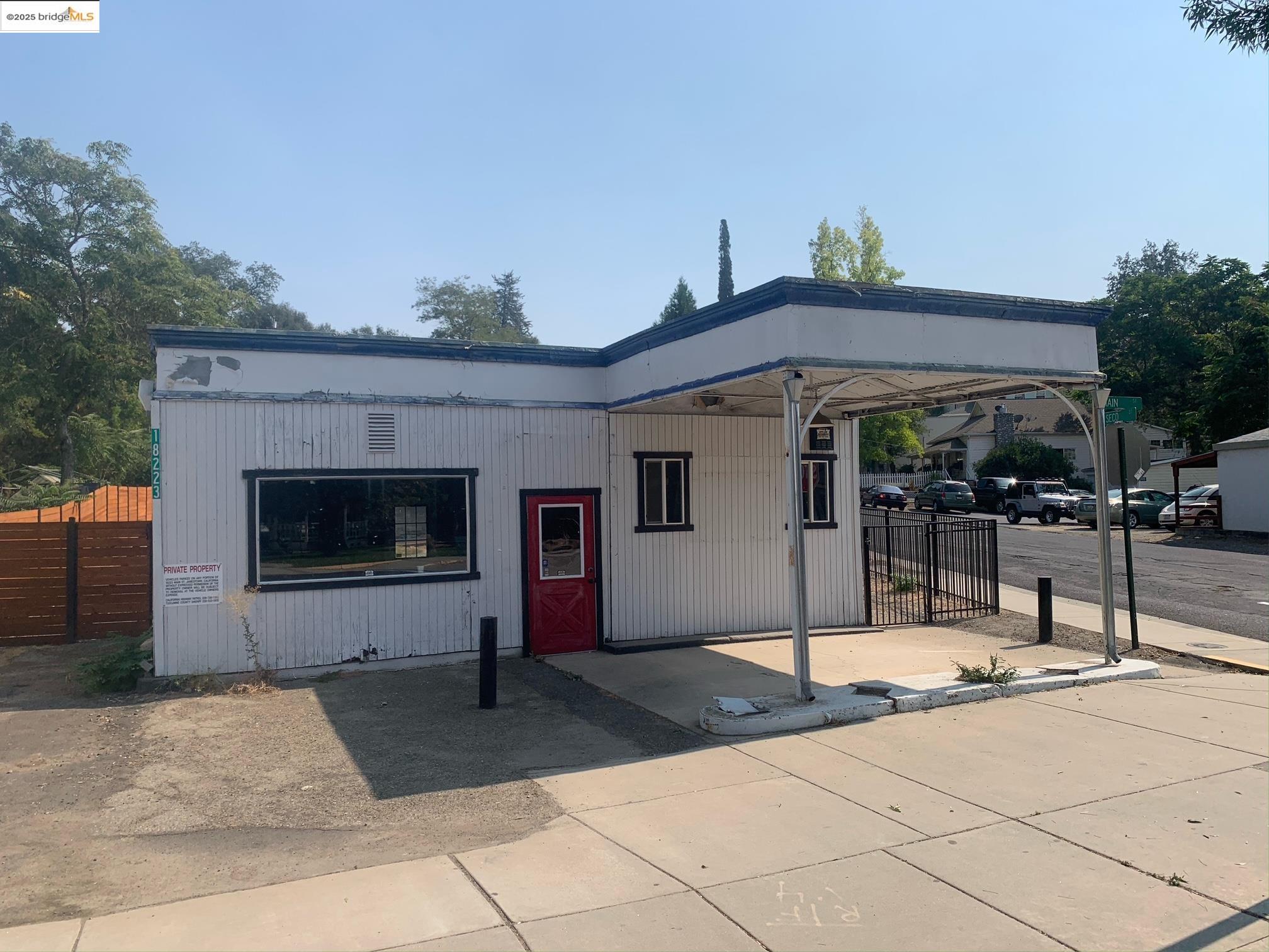 18223 Main Street — photo
