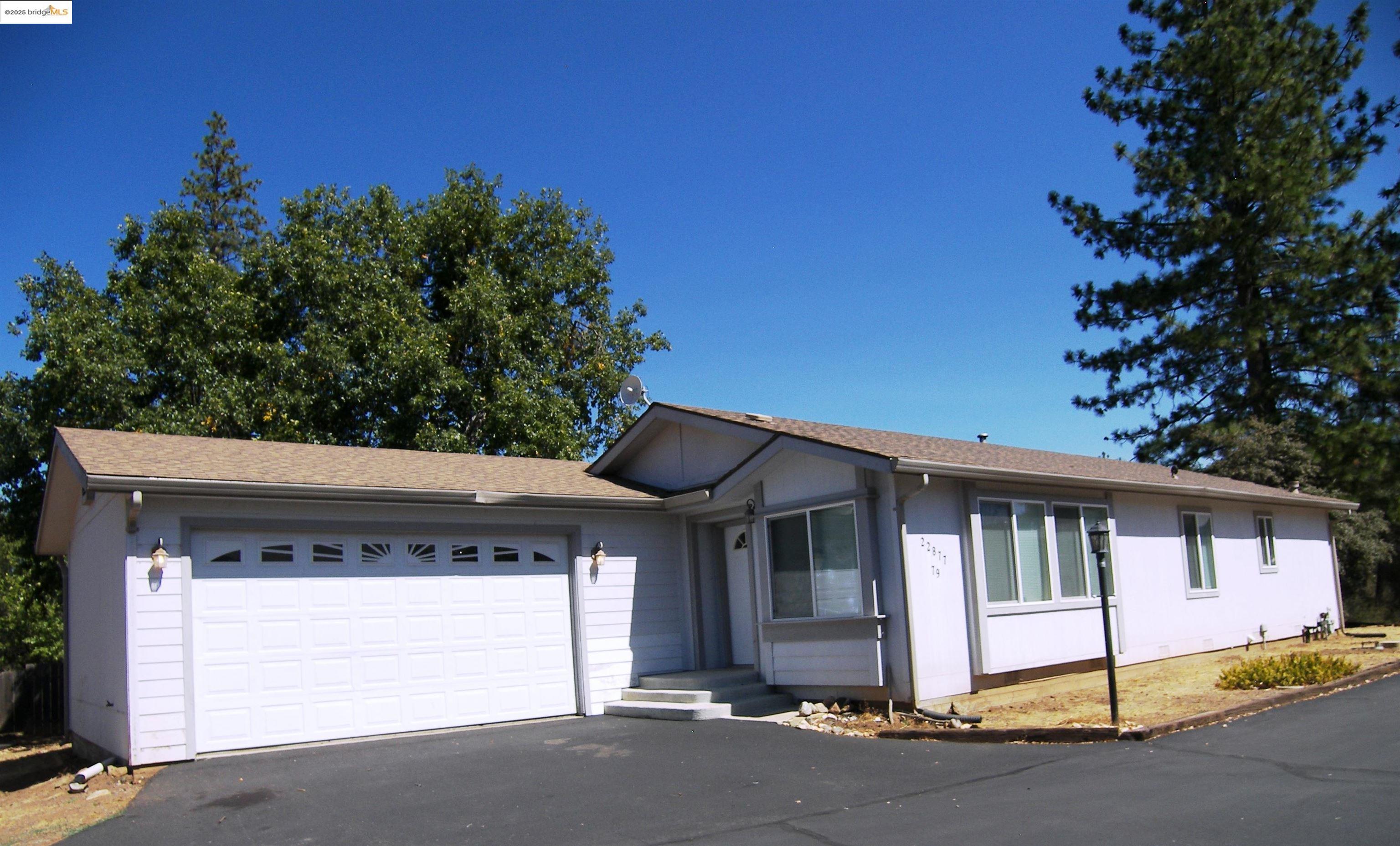 22877 E Parkwood Dr. — photo