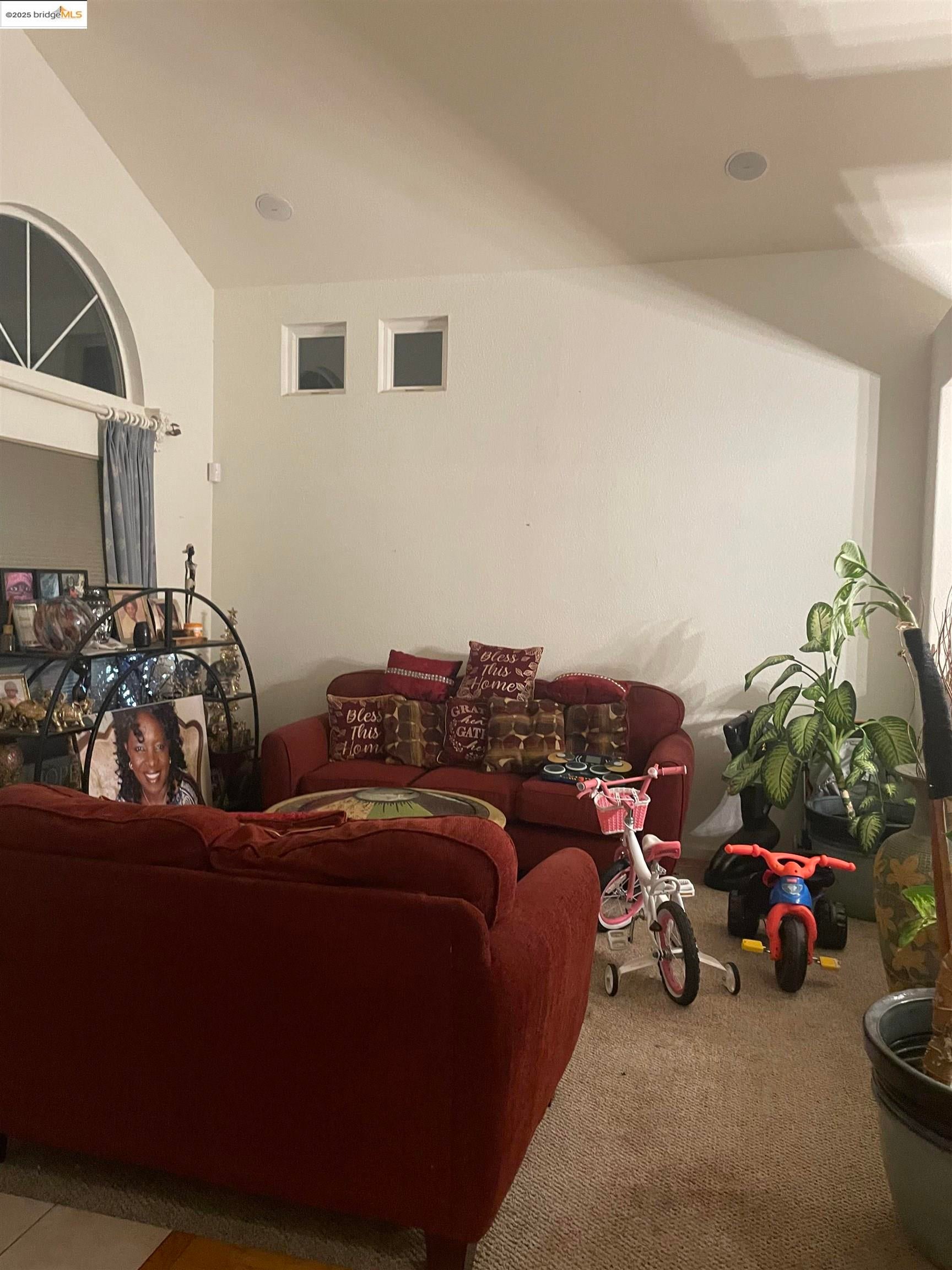 83 Palm Dr — photo