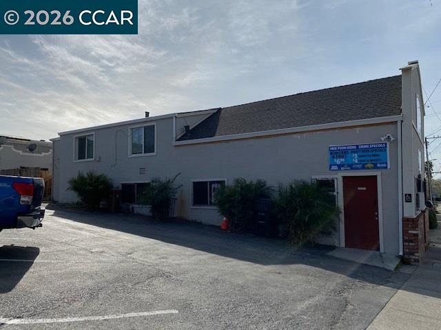 809 W 2nd St — photo