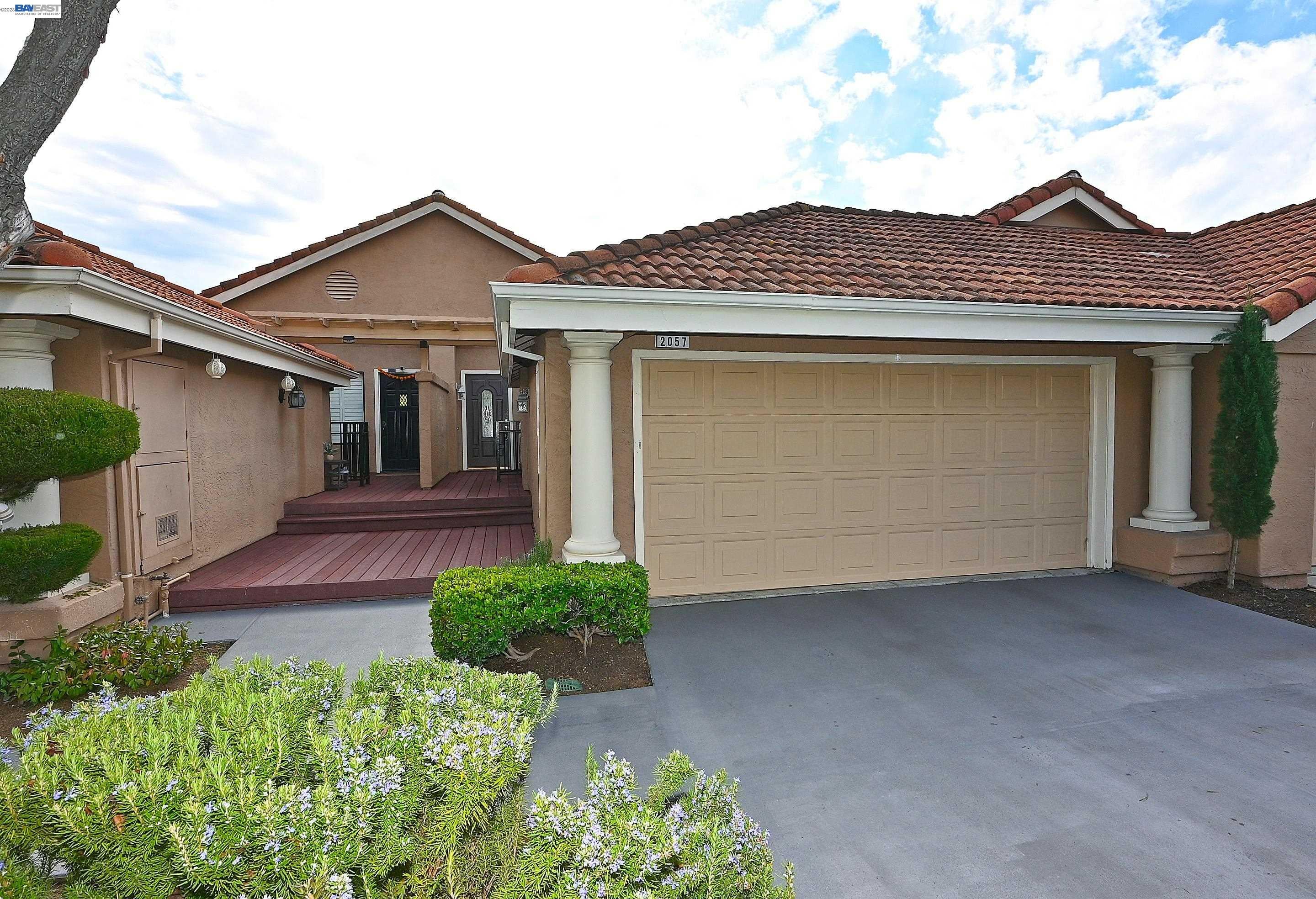 2057 Echo Pl — photo