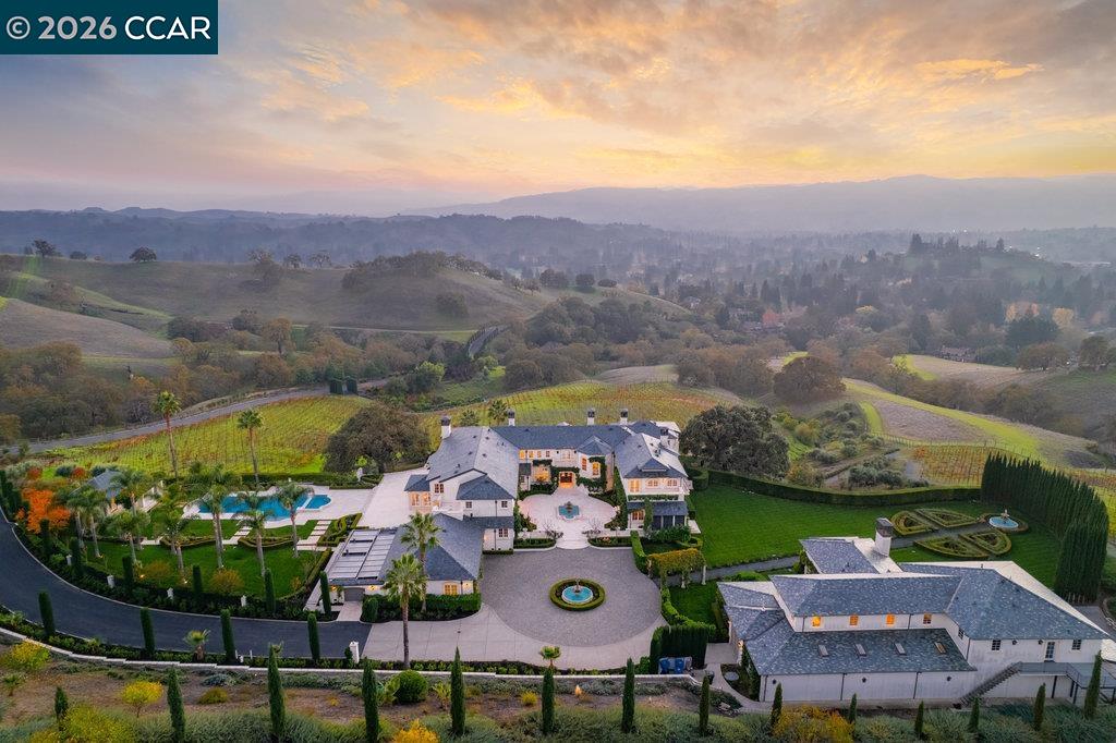 10 Serenity Ln — photo