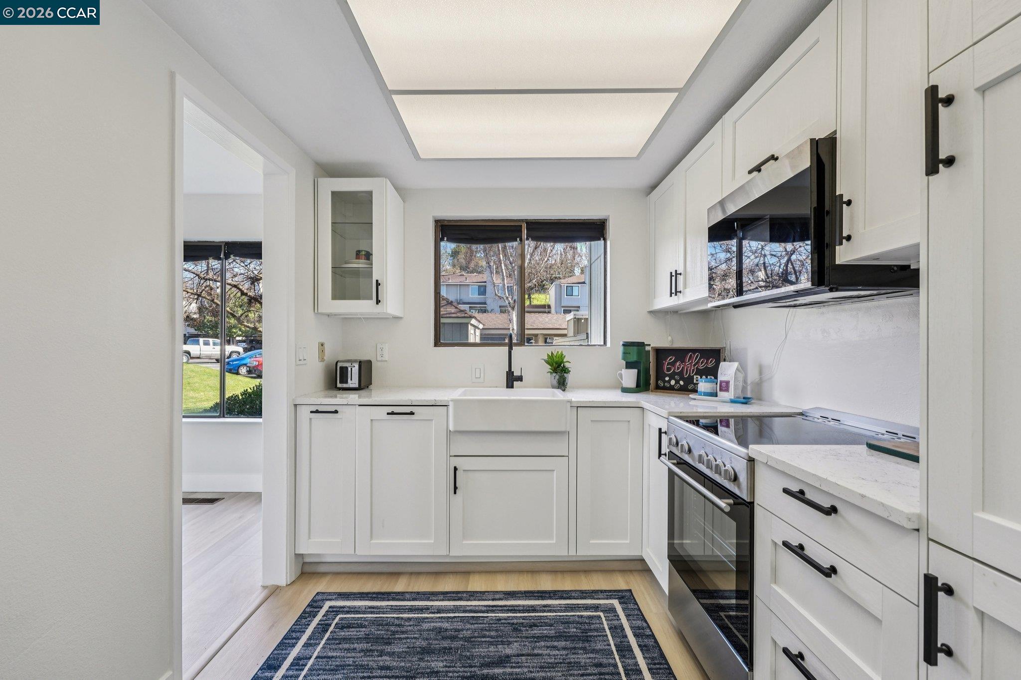 2 Lakeview Ct — photo