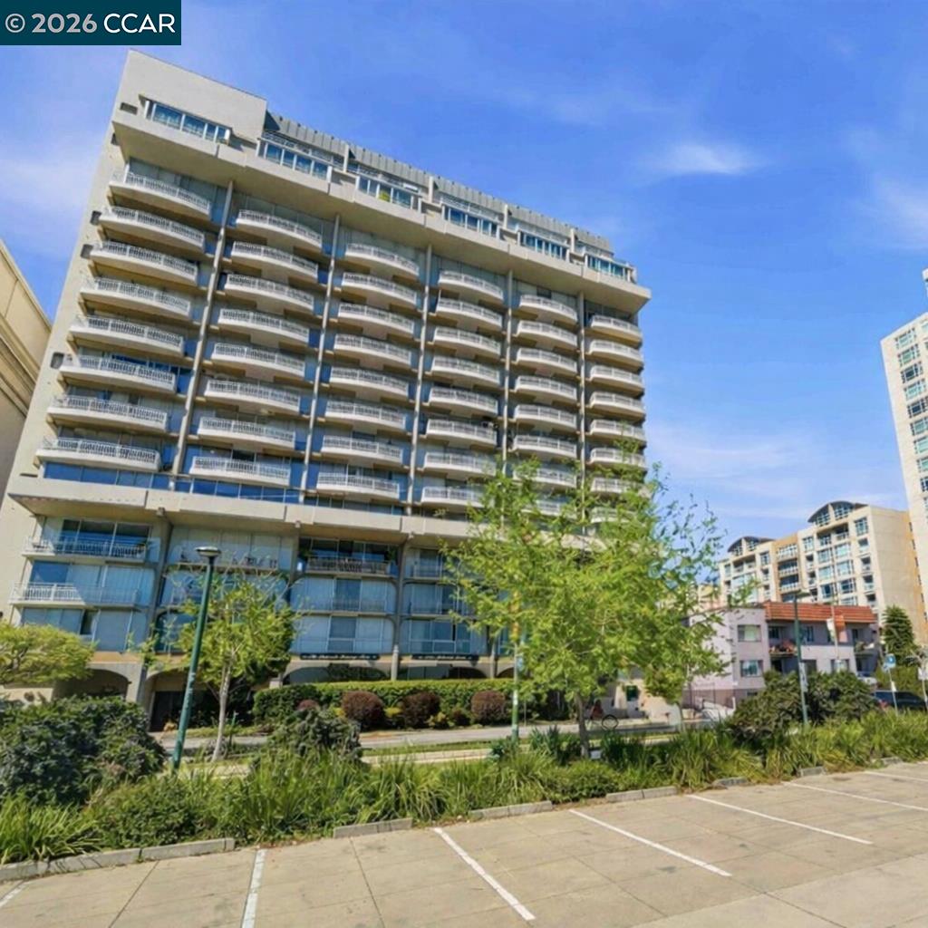 1555 Lakeside Dr. — photo