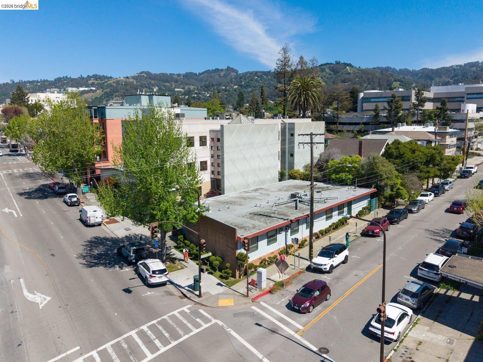 3021 Telegraph Ave — photo