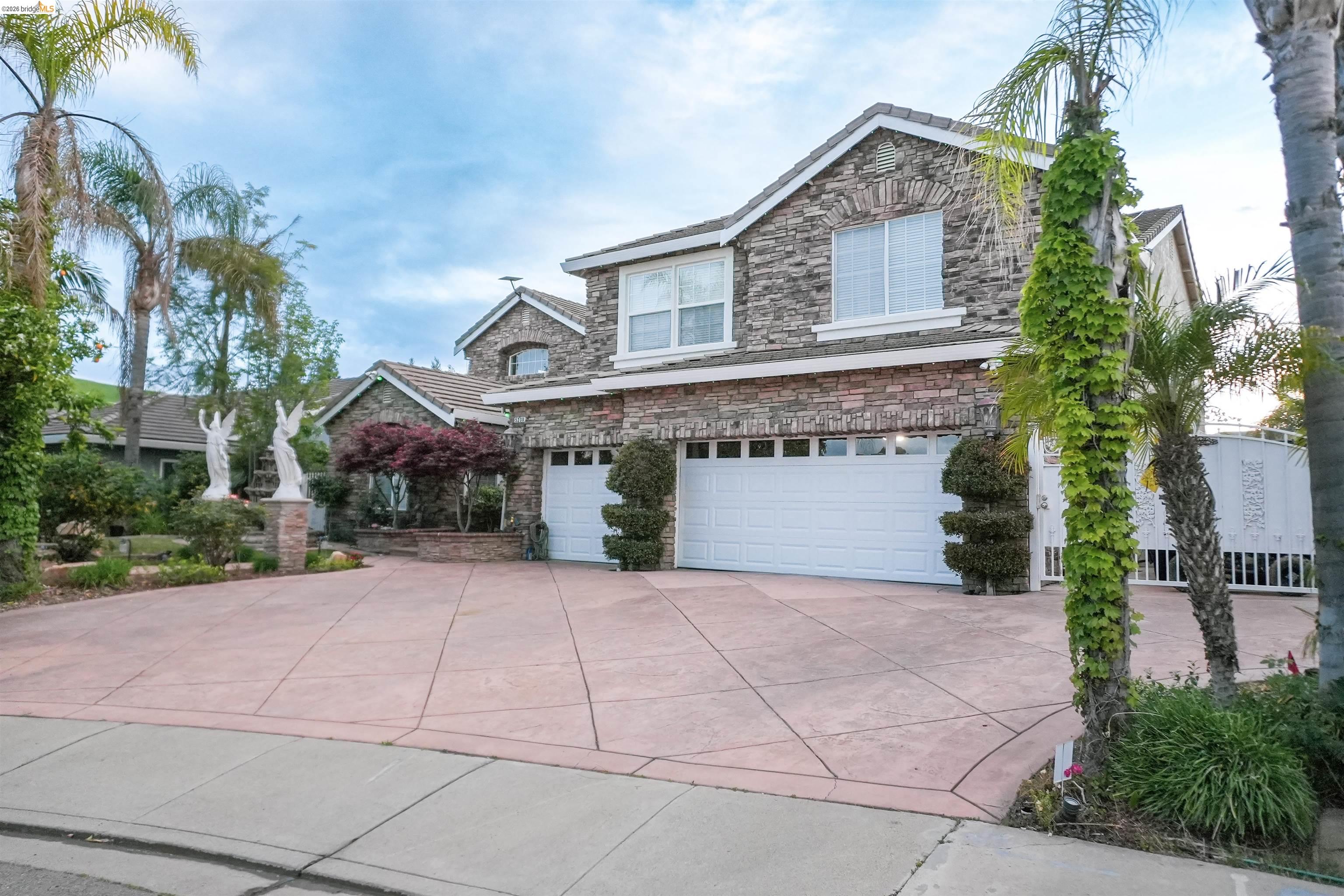 5230 E Henderson Ct — photo