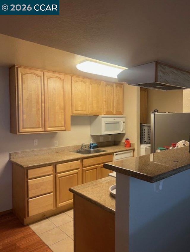 Home in Pittsburg, CA 94565 — photo 2