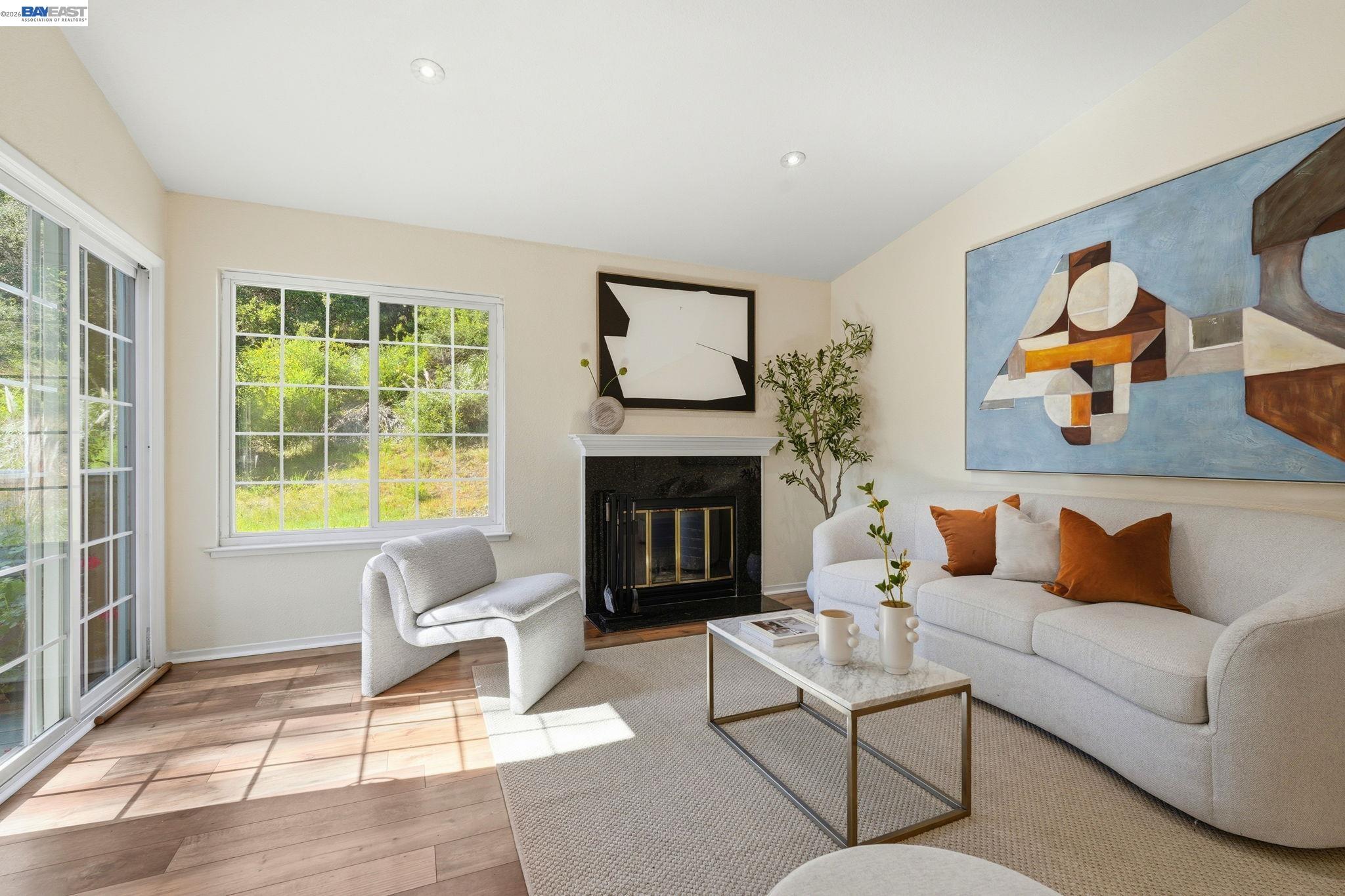 515 Canyon Oaks Dr — photo