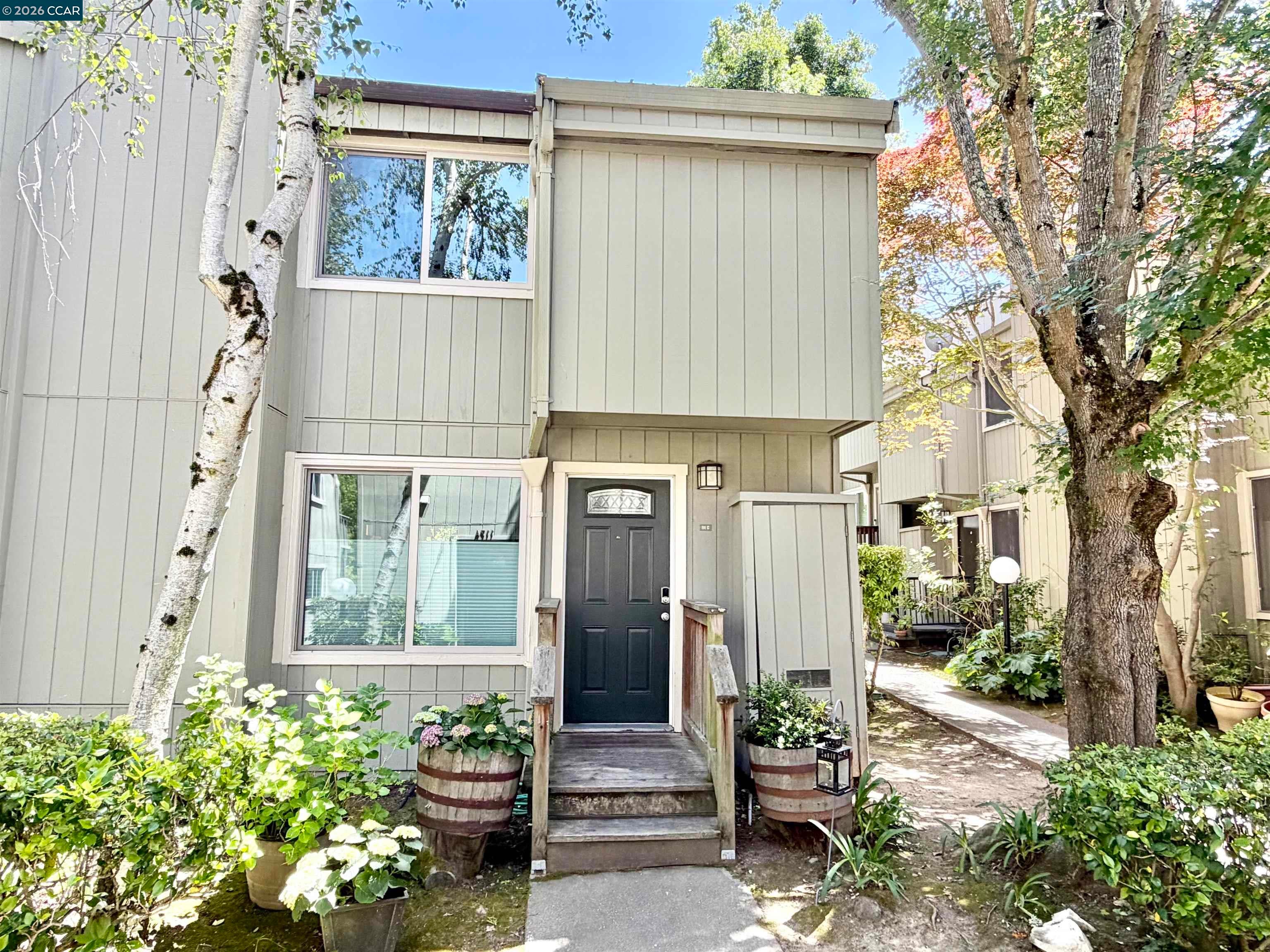 111 Ascot Ct — photo