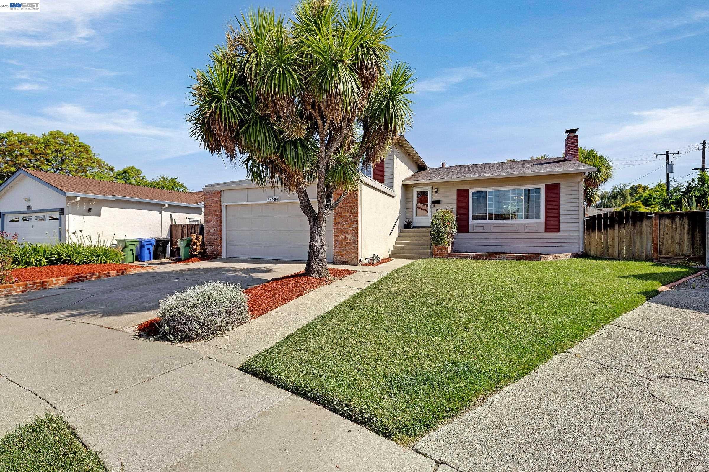 35924 Nicolet Ct — photo