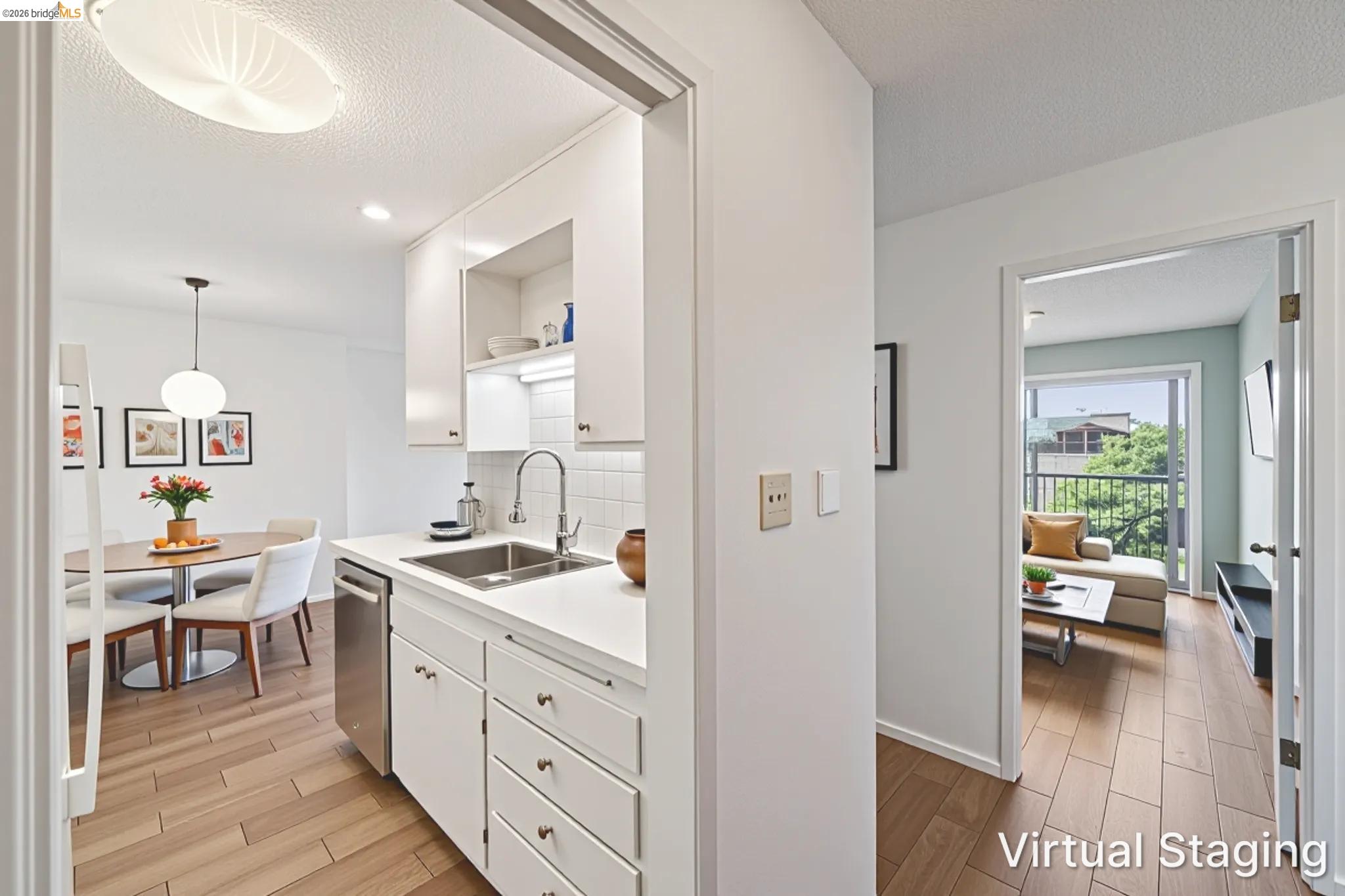2 Panoramic Way — photo