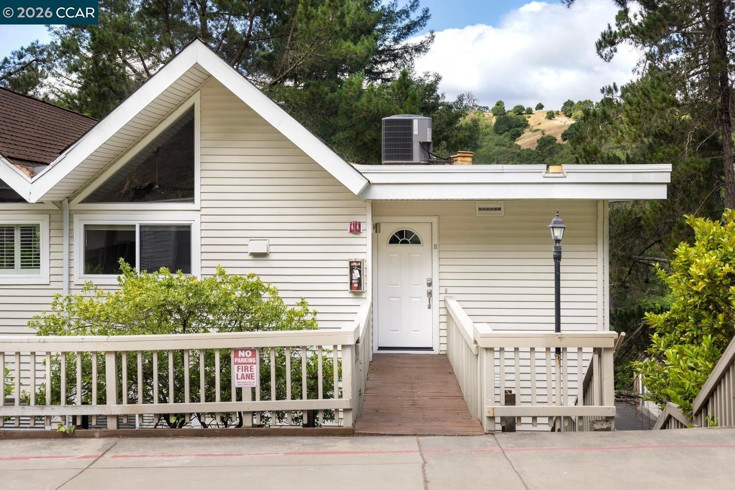 126 Ascot Ct — photo