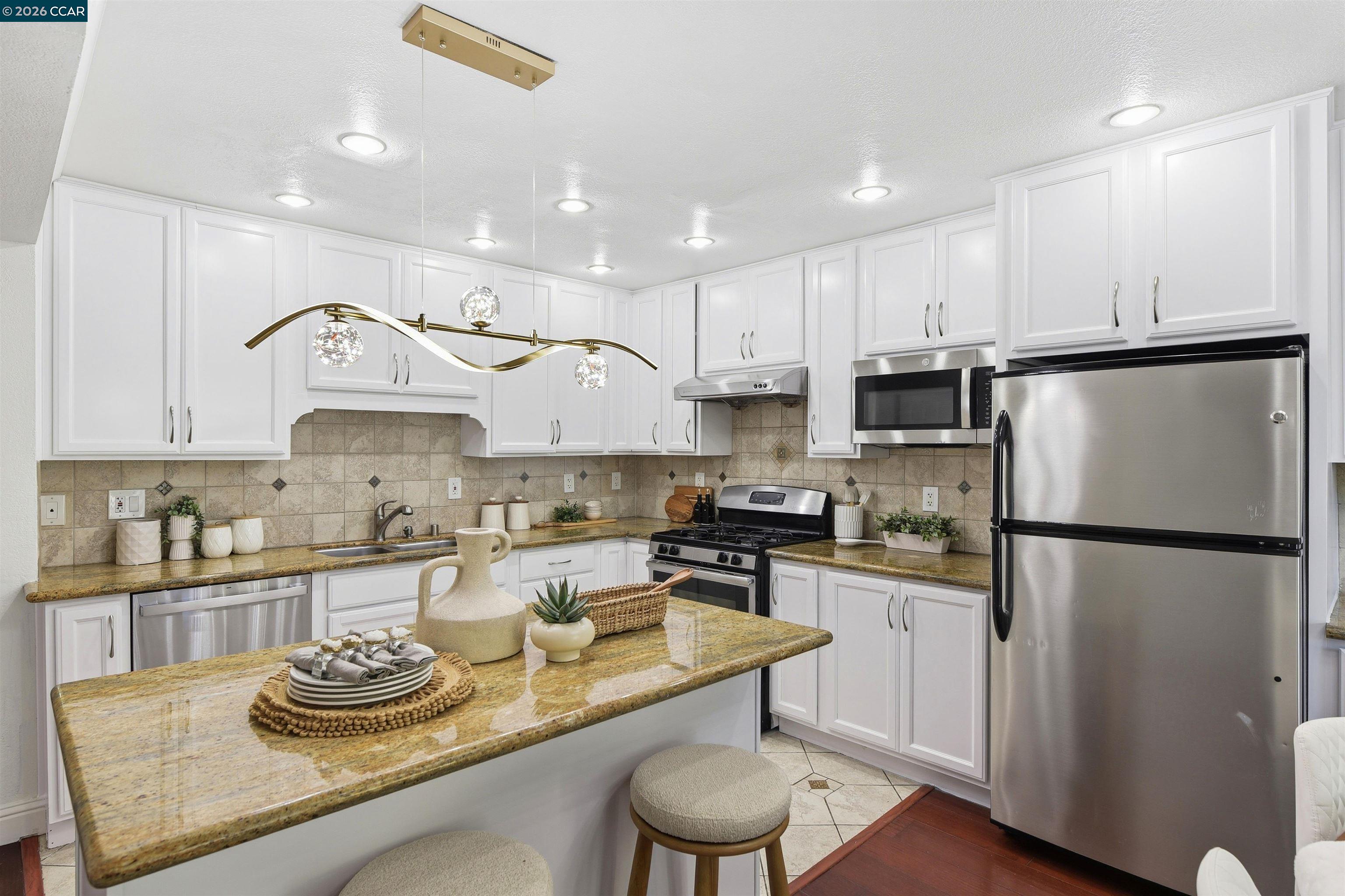 1295 Crescent Ter. — photo