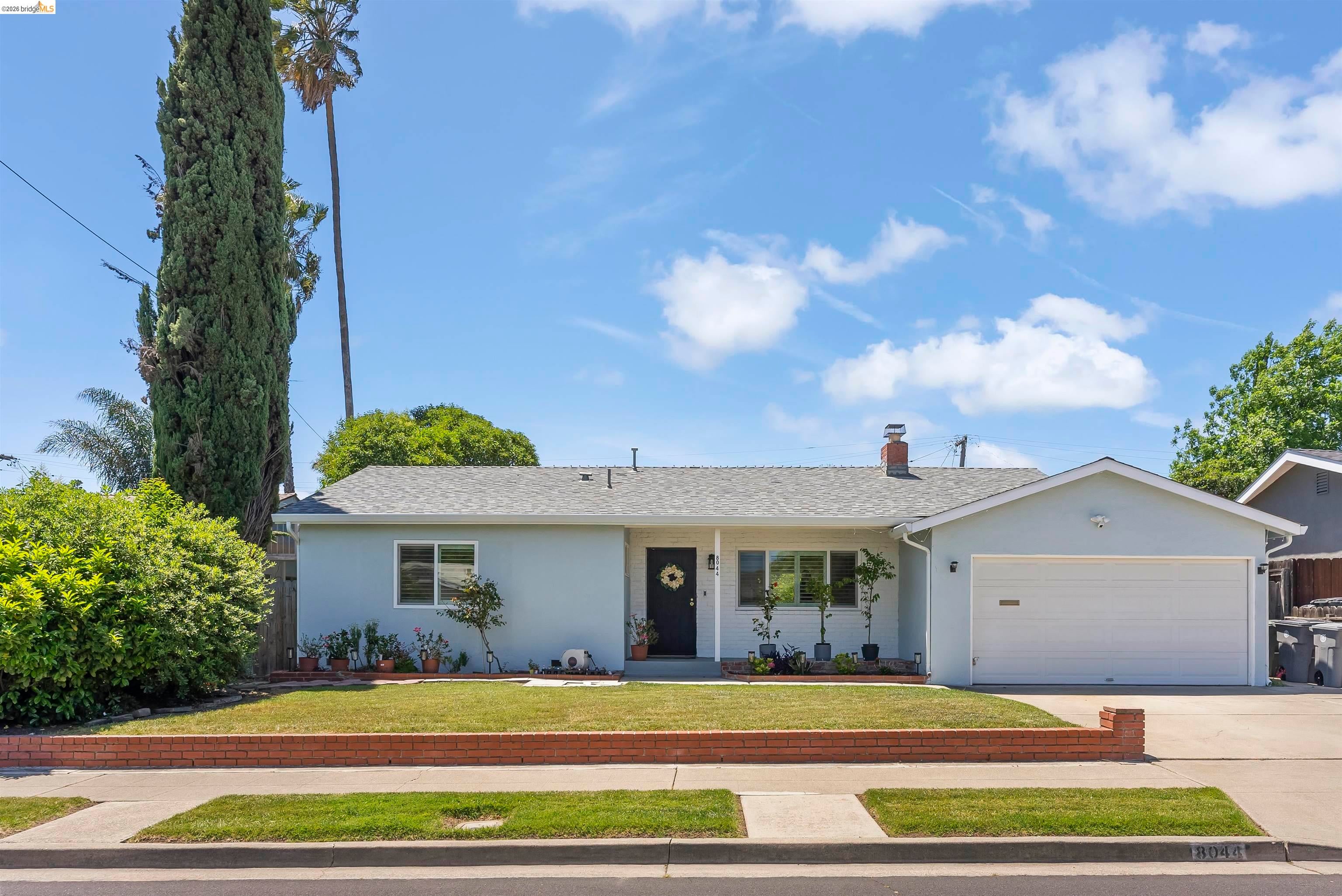 8044 Tamarack Dr — photo