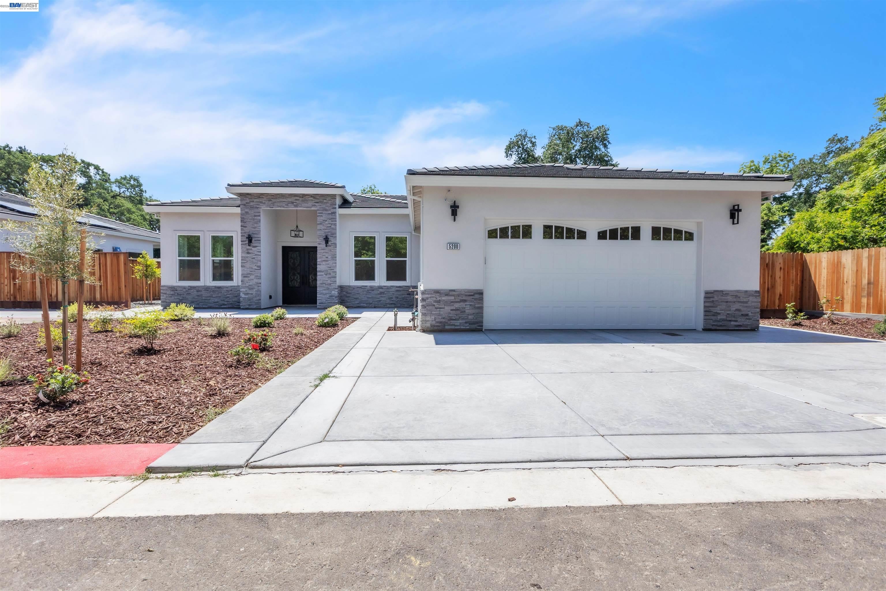 5200 Shirehills Lane — photo