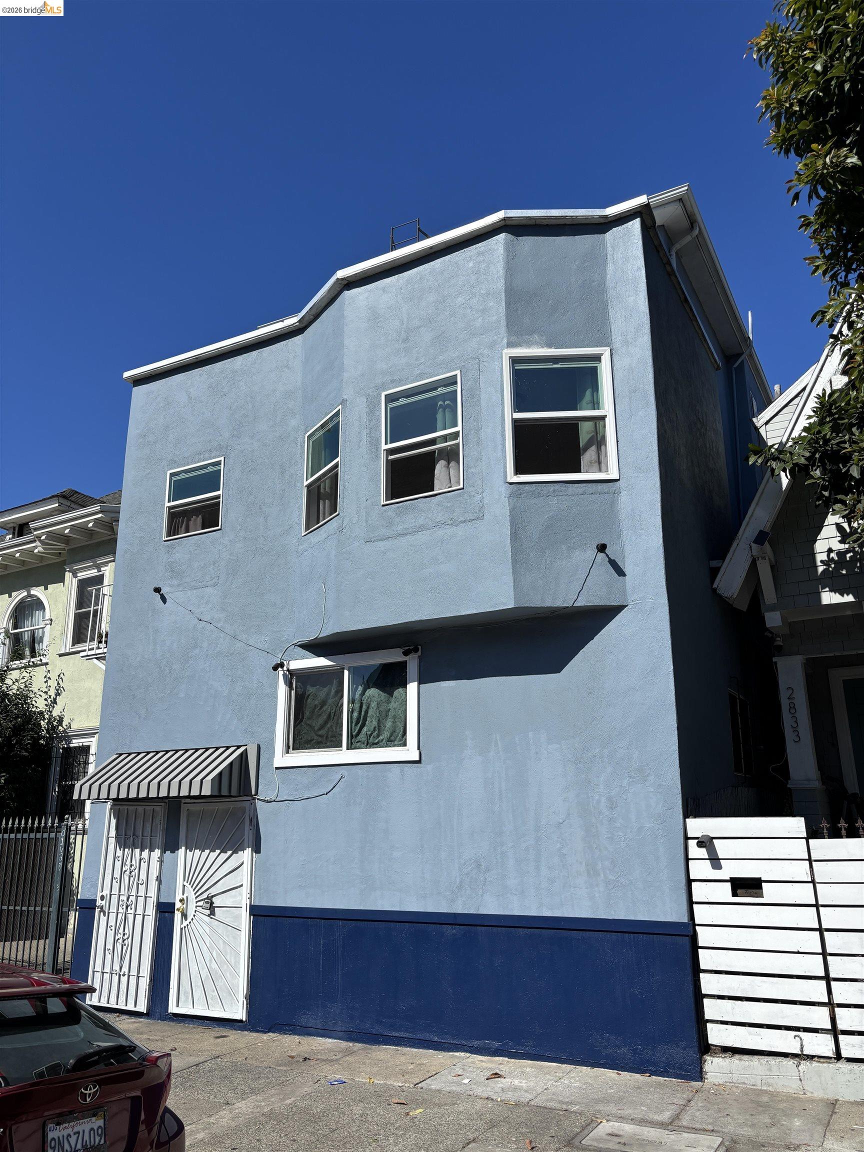 2831 Martin Luther King Jr Way — photo