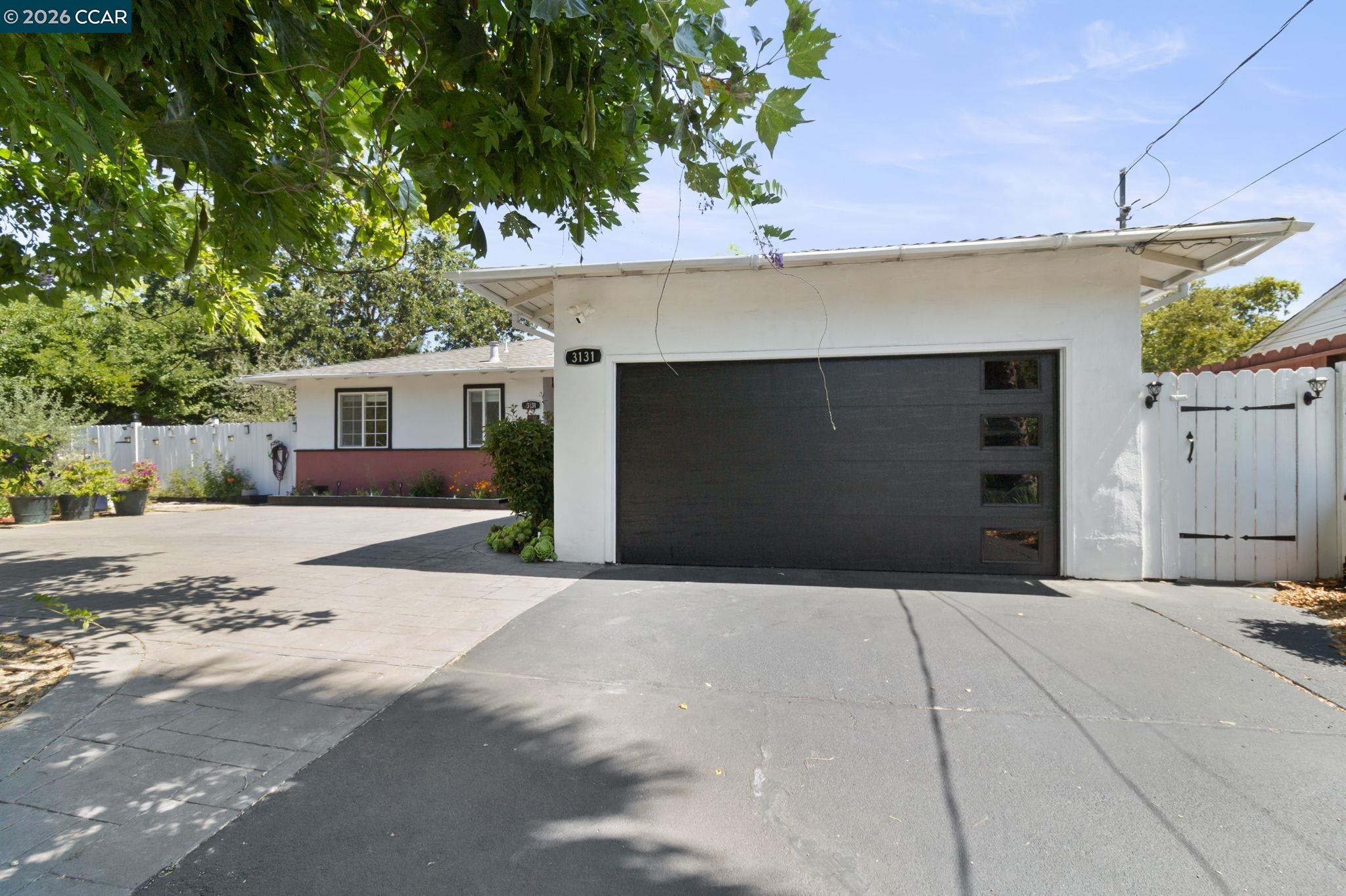 3131 Cowell Rd — photo