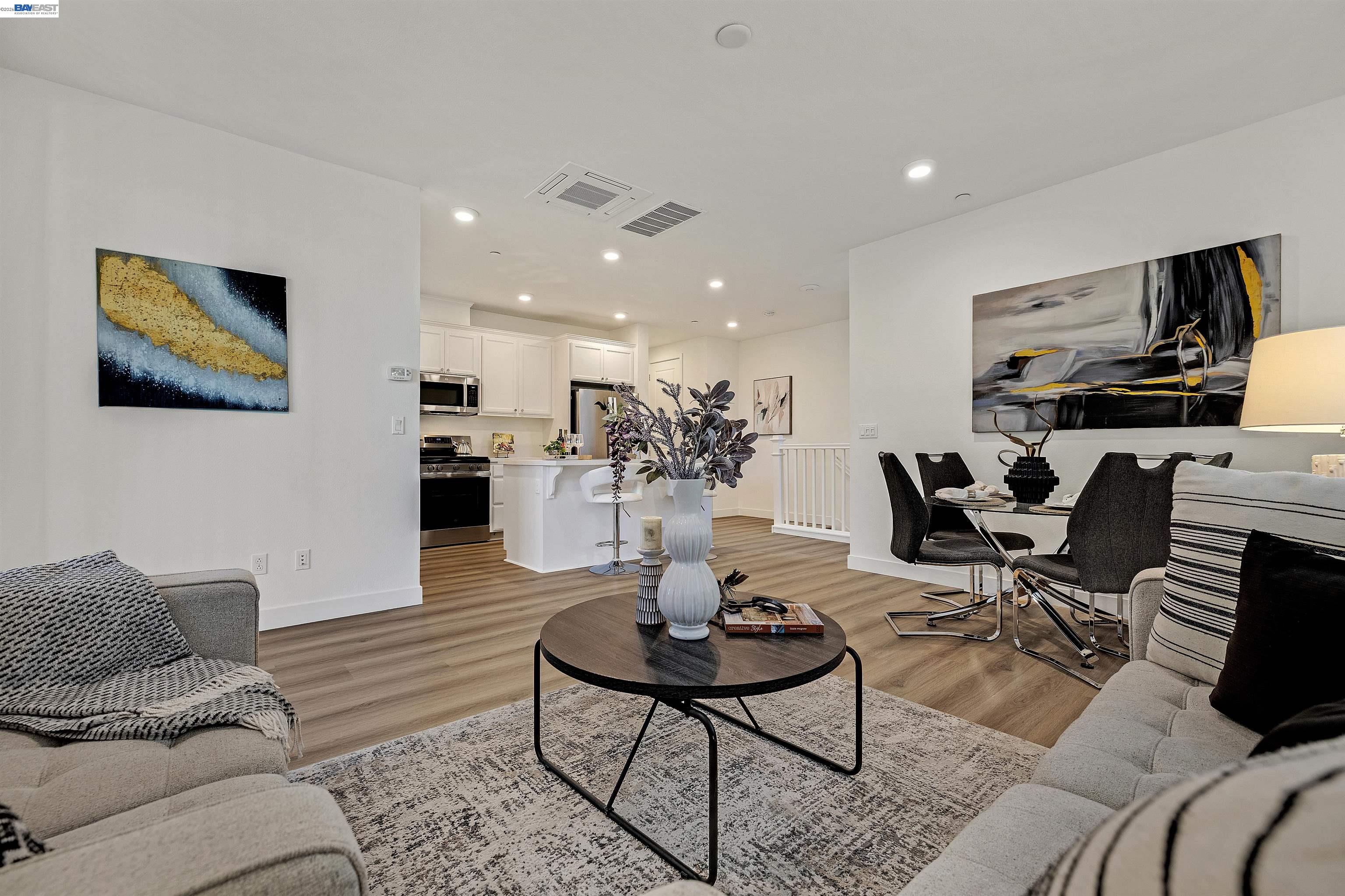 5885 Cadence Ave — photo