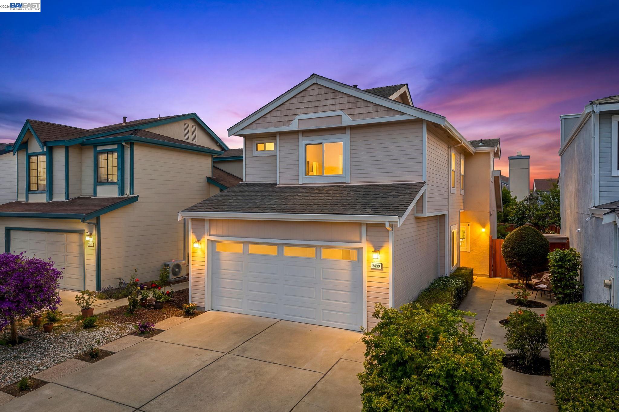 5439 Sunstar Commons — photo