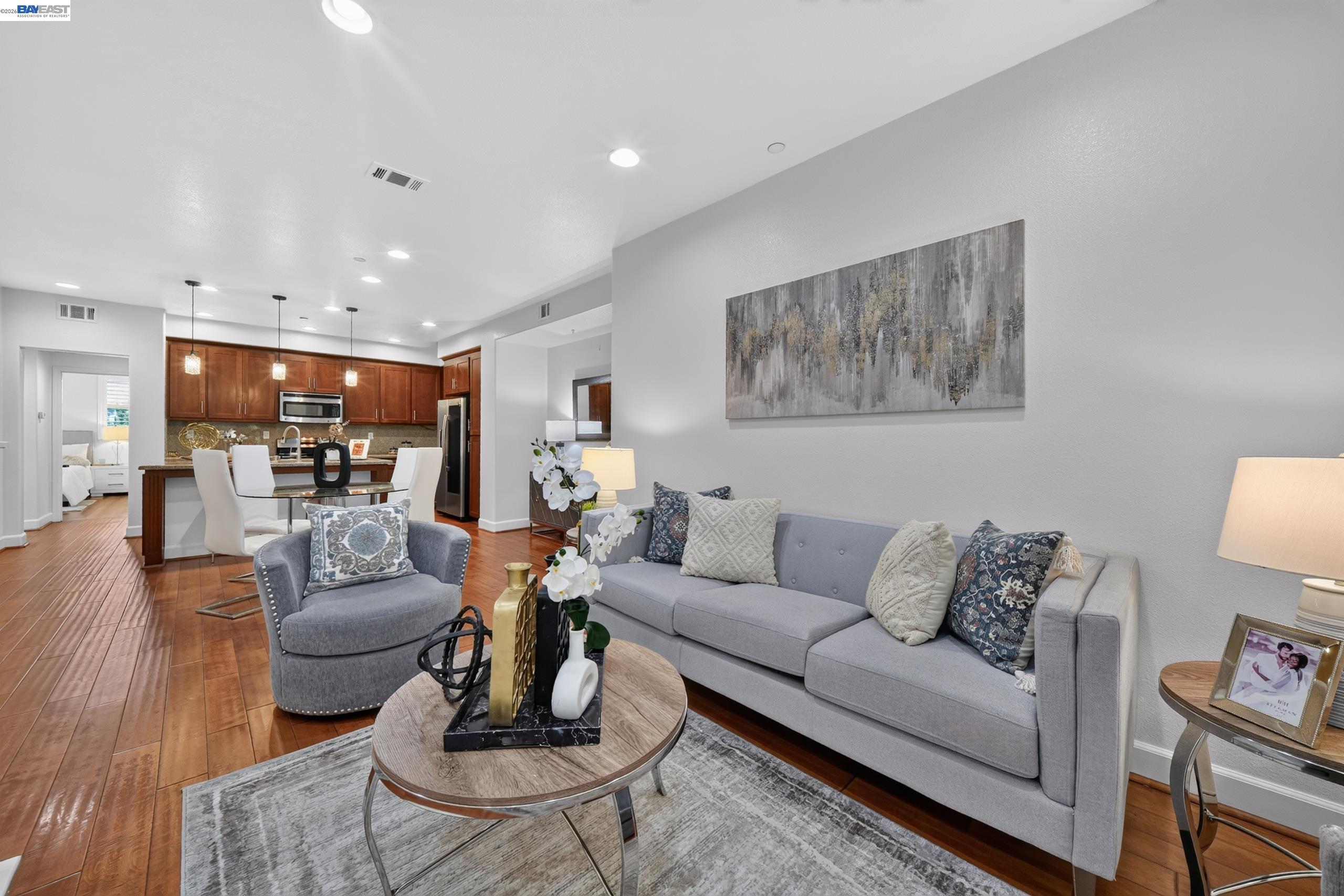 1656 Lee Way — photo