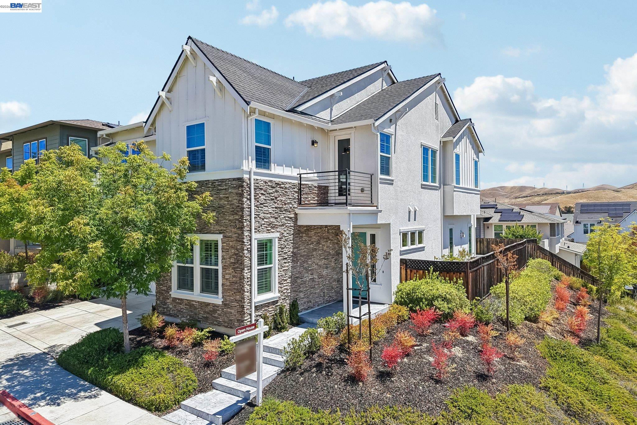 4203 Oak Knoll Dr — photo
