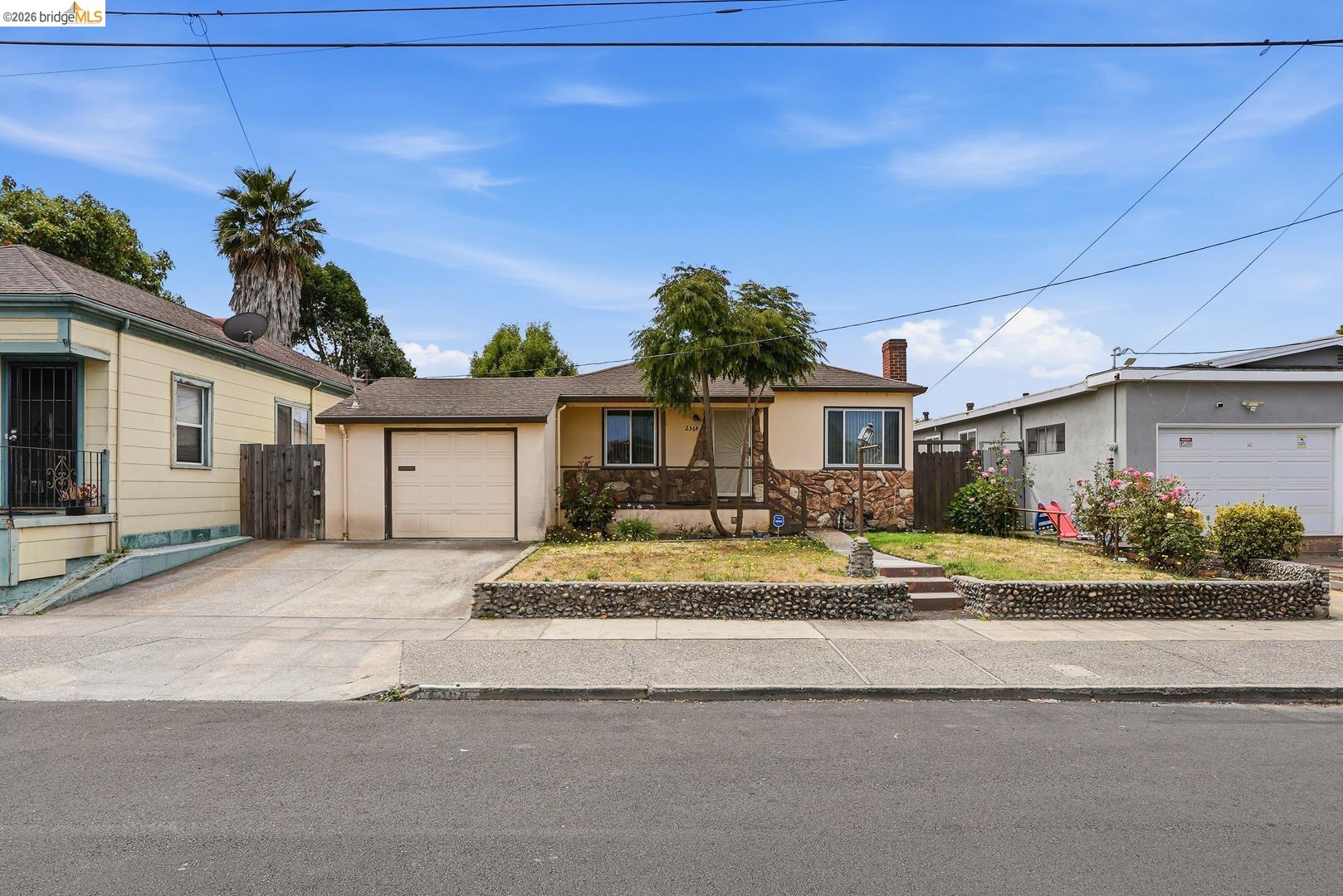 2364 Grant Ave — photo