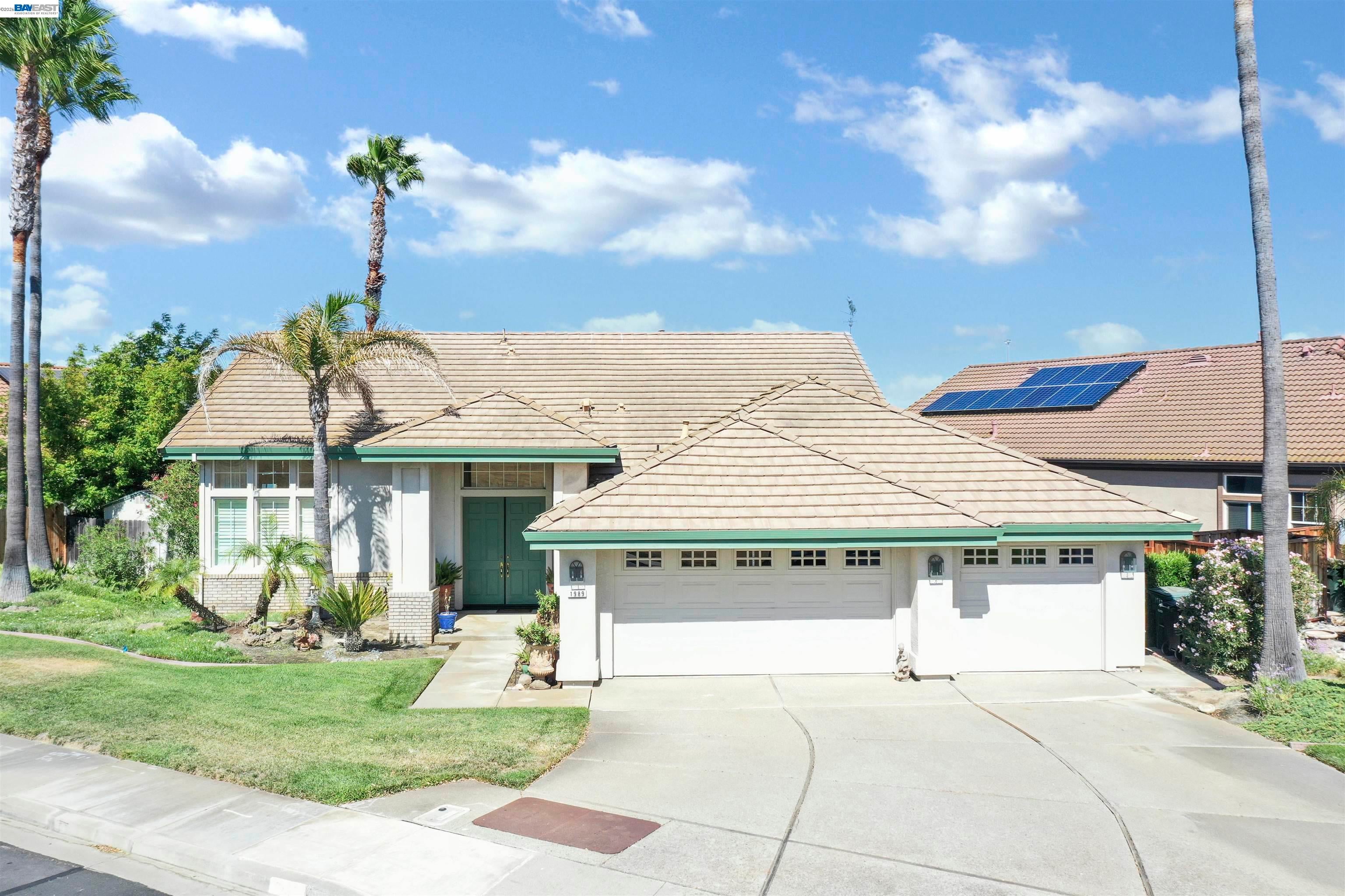 1989 Newport Dr — photo
