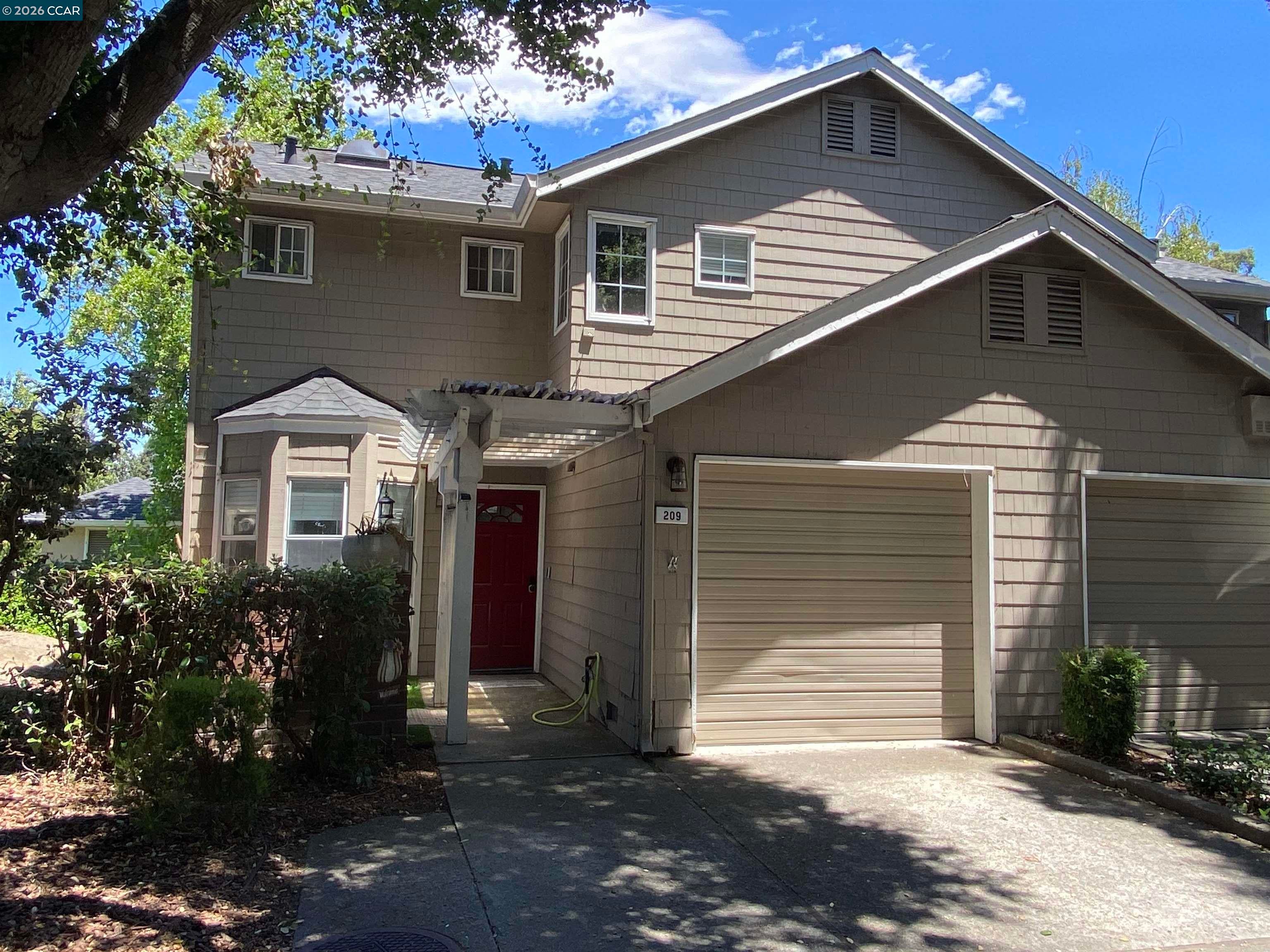 209 Hidden Creek Ct — photo
