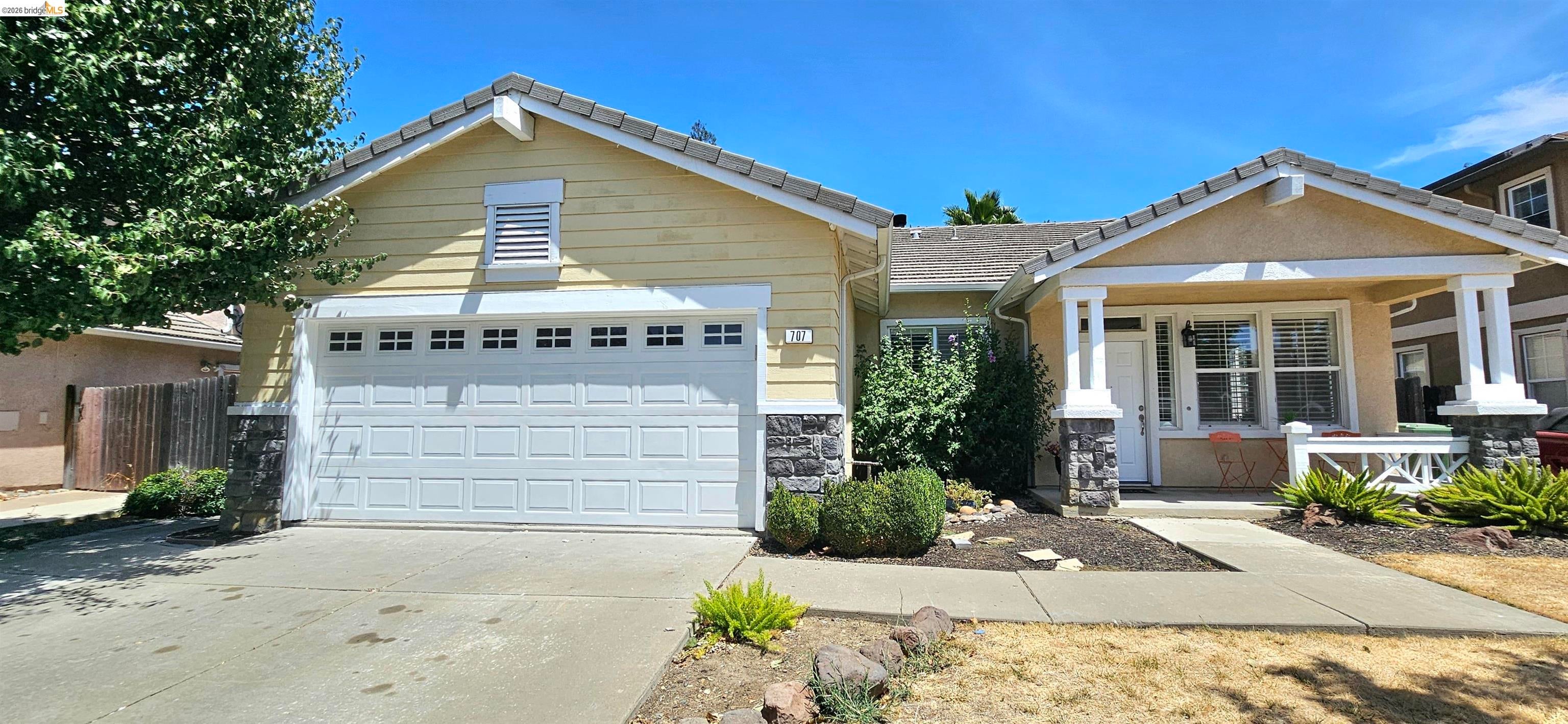 707 Thompsons Dr — photo