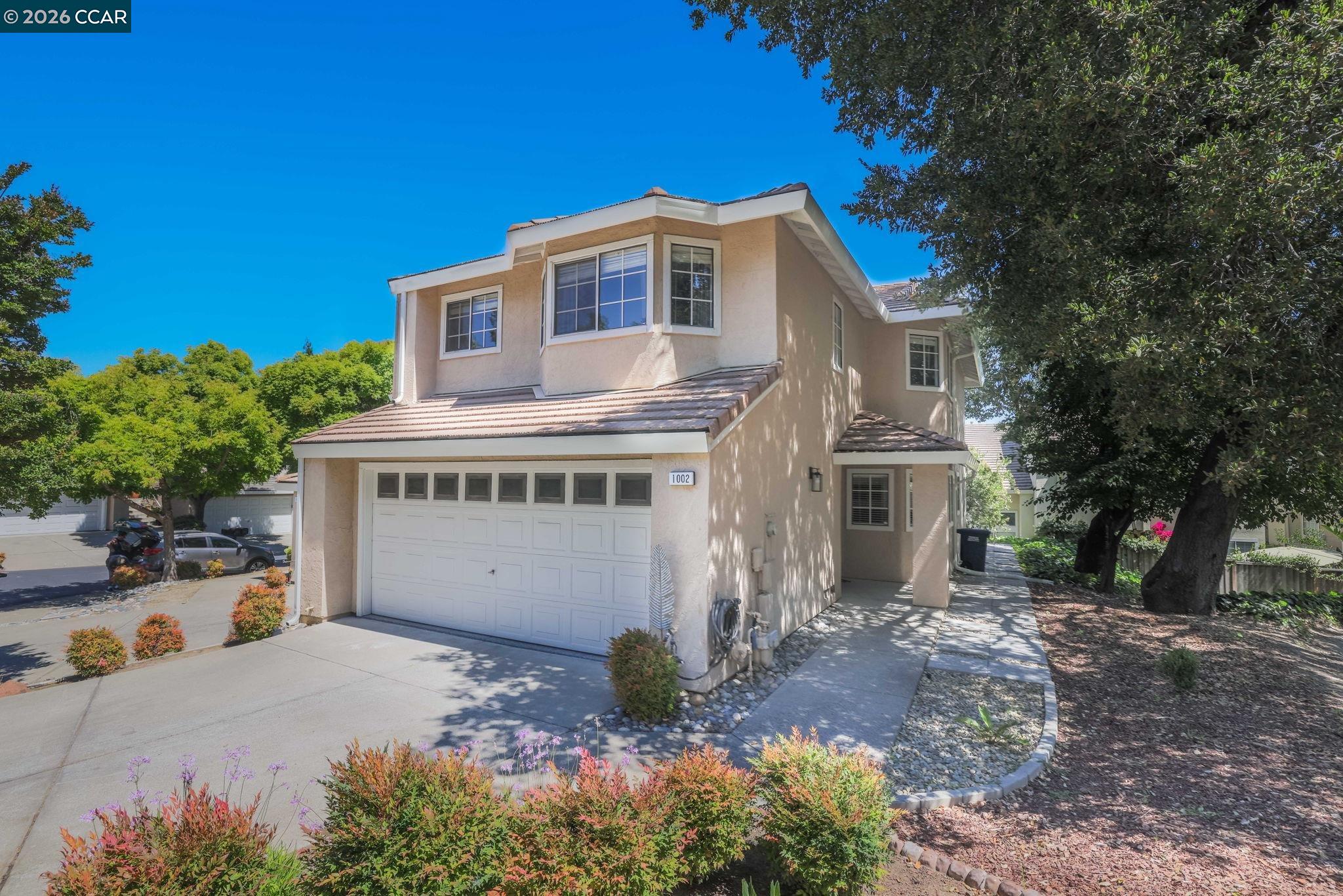 1002 Pinehurst Ct — photo