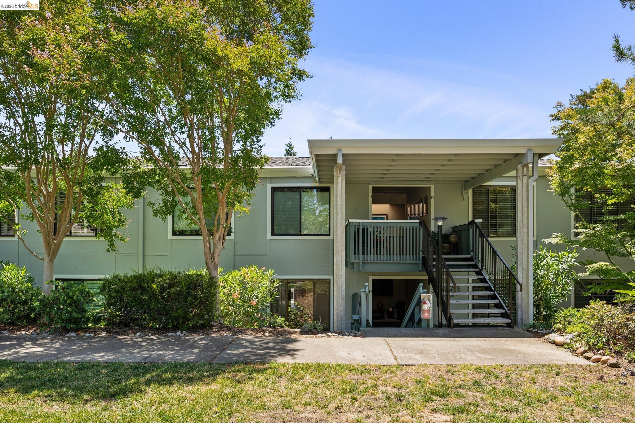 2925 Golden Rain Rd — photo