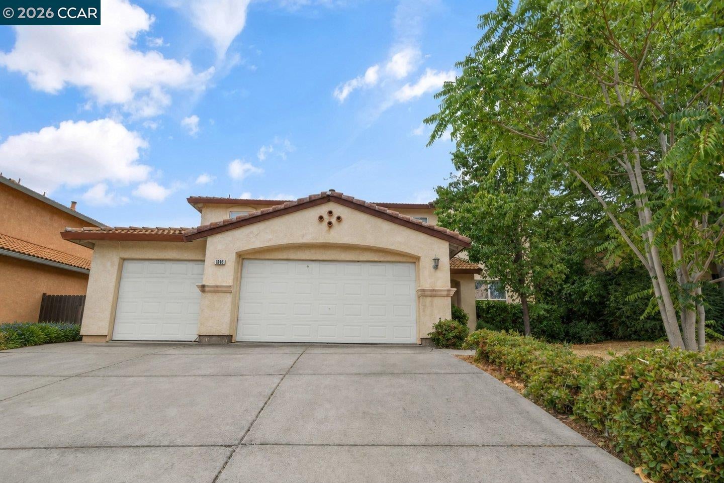 1816 Crown Peak Way — photo