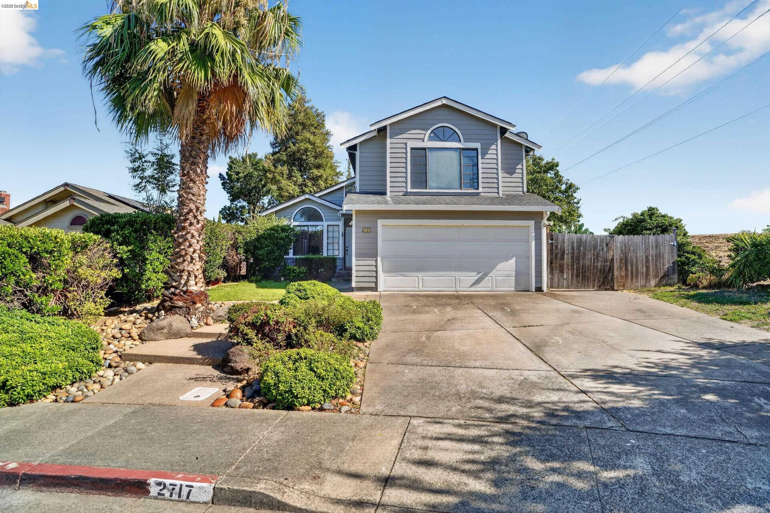 2717 Lobelia Ct — photo