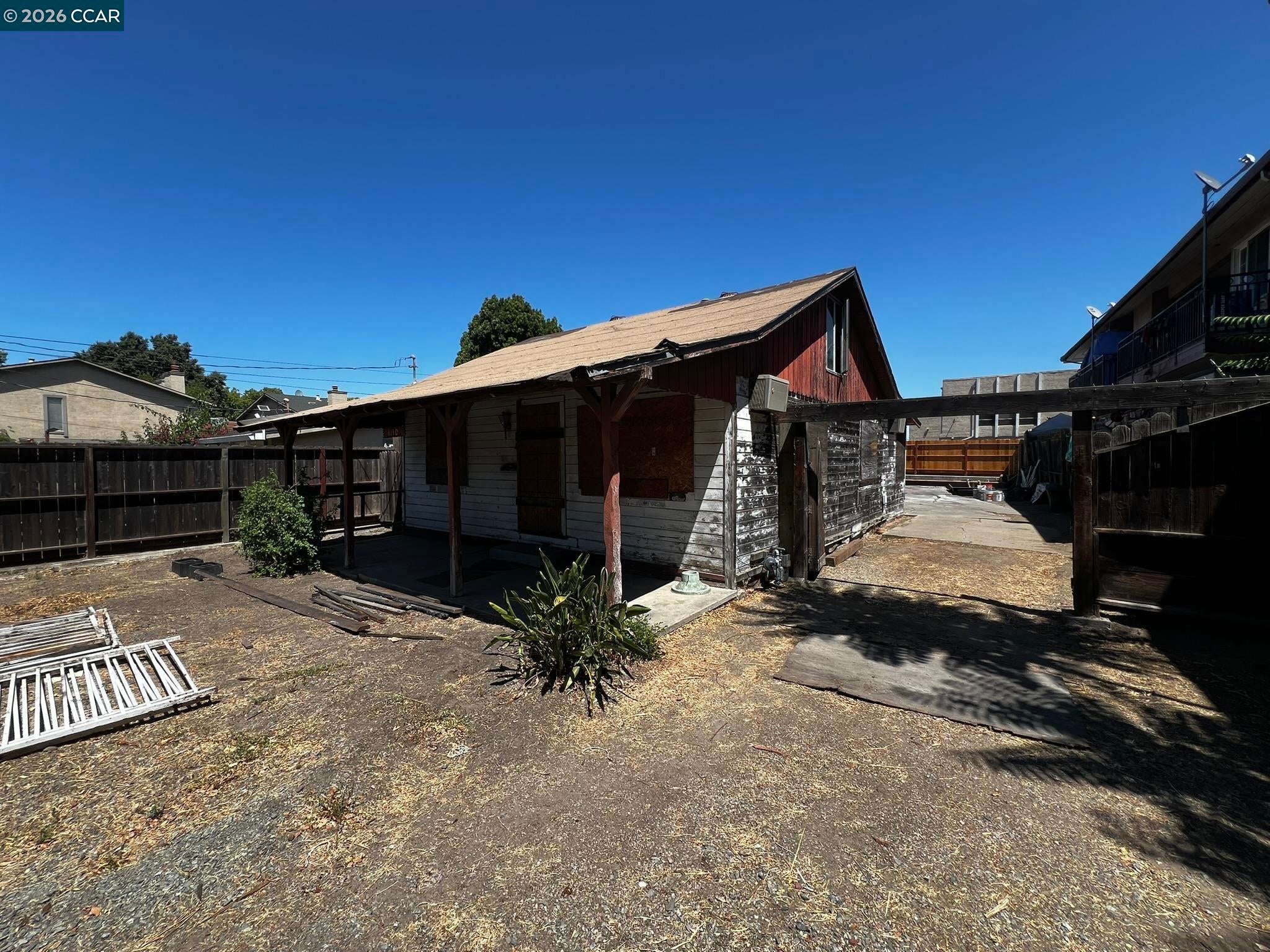 1110 Eureka Lane — photo